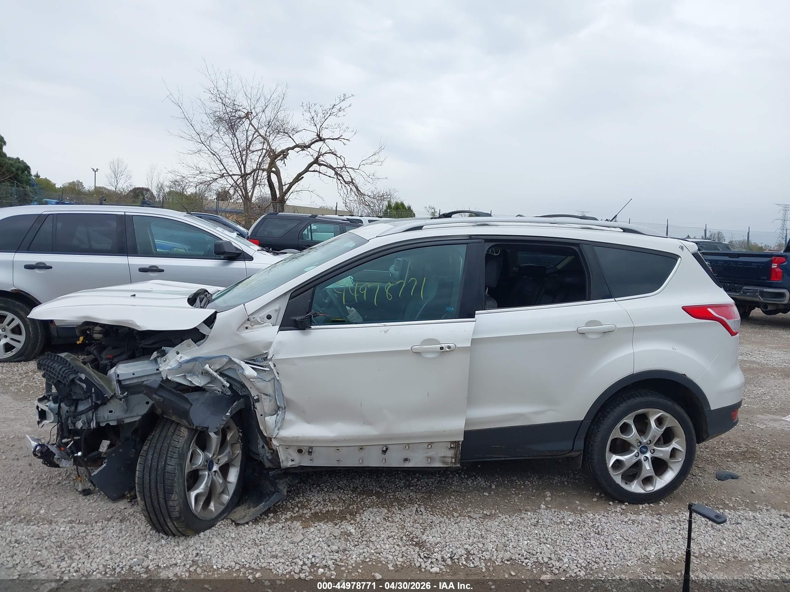 2013 Ford Escape Titanium White vin: 1FMCU9J98DUB79000