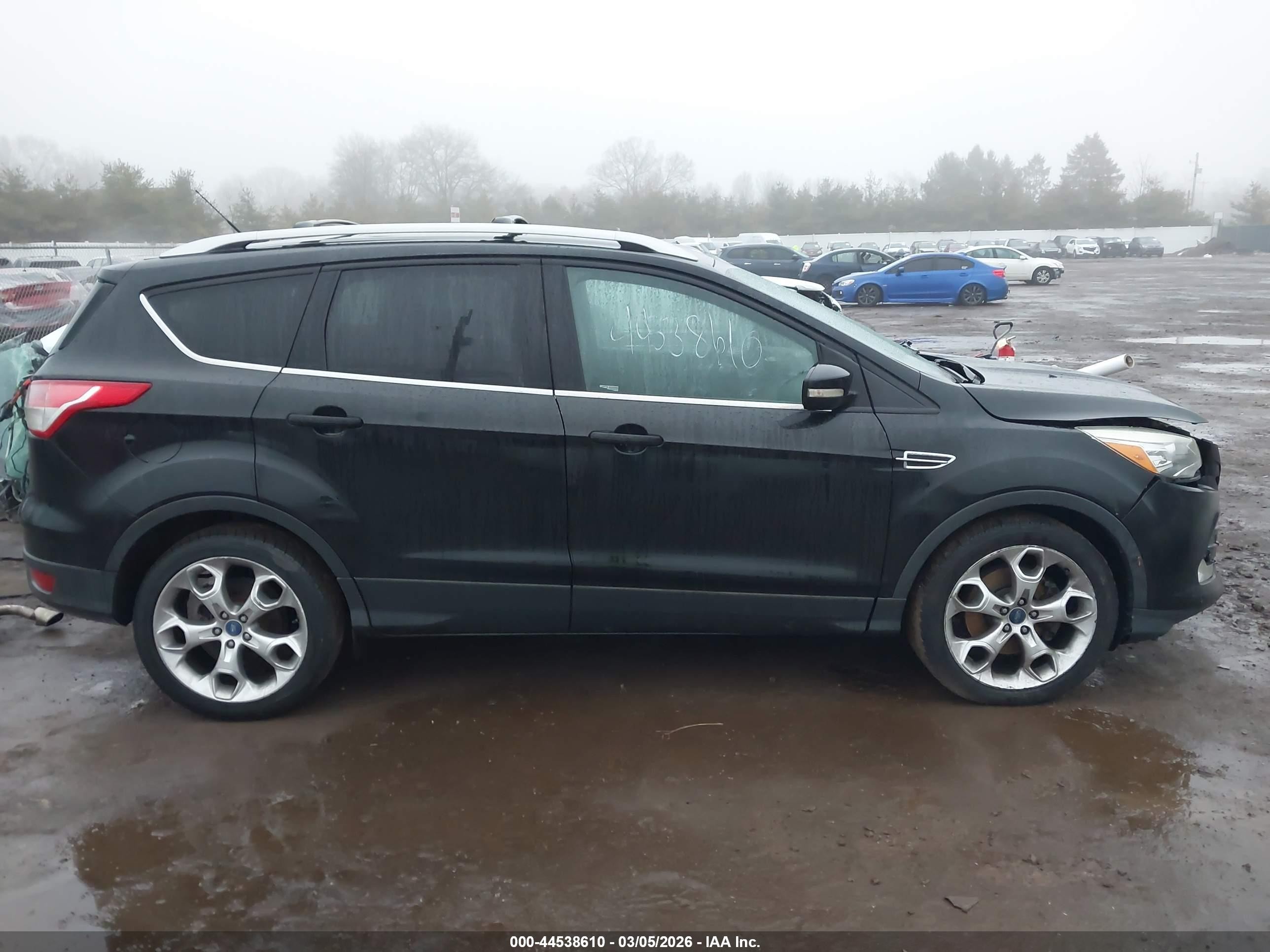 2014 Ford Escape Titanium Черный vin: 1FMCU9J98EUA49591