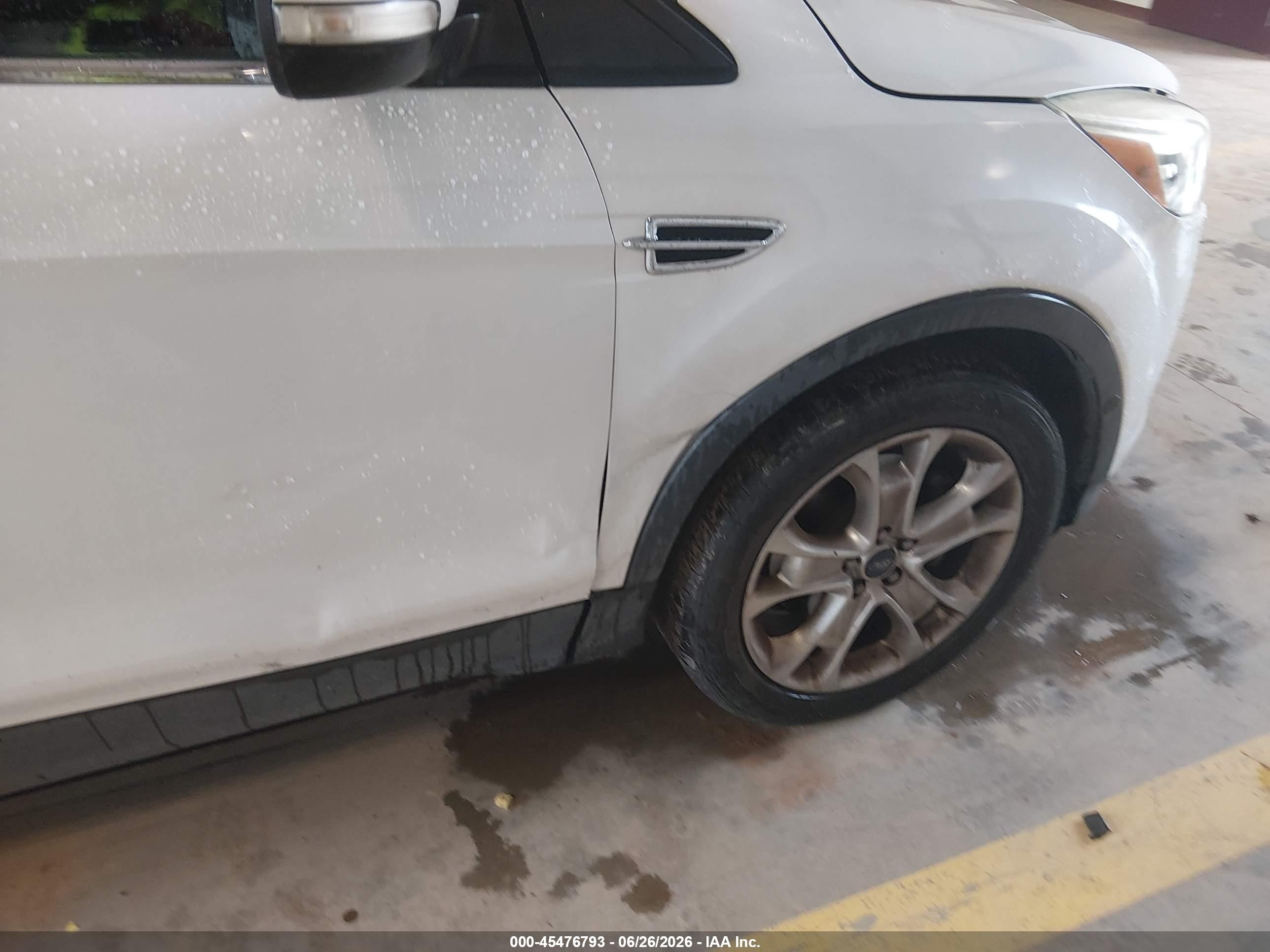 2014 Ford Escape Titanium White vin: 1FMCU9J98EUA67329