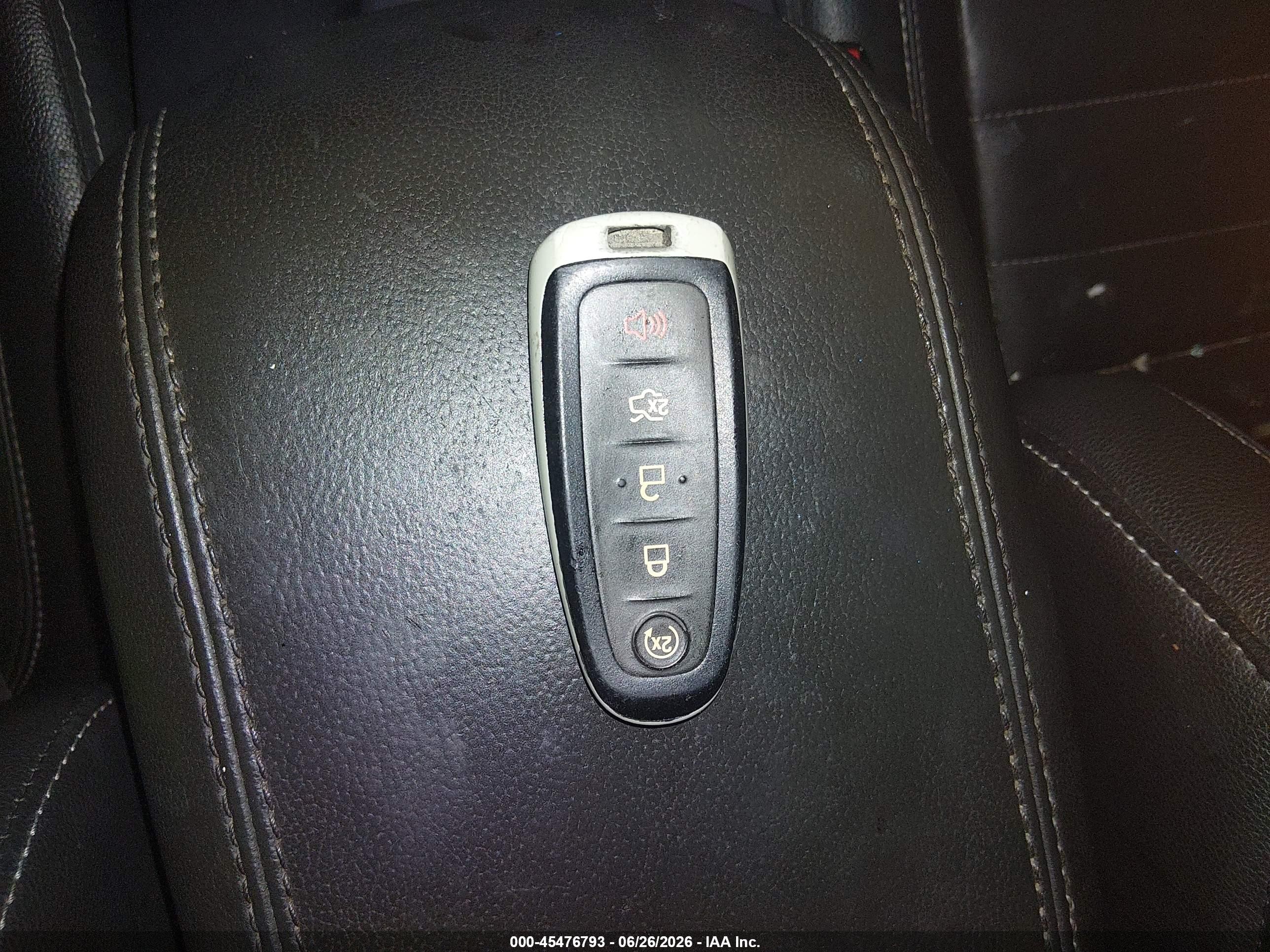 2014 Ford Escape Titanium White vin: 1FMCU9J98EUA67329