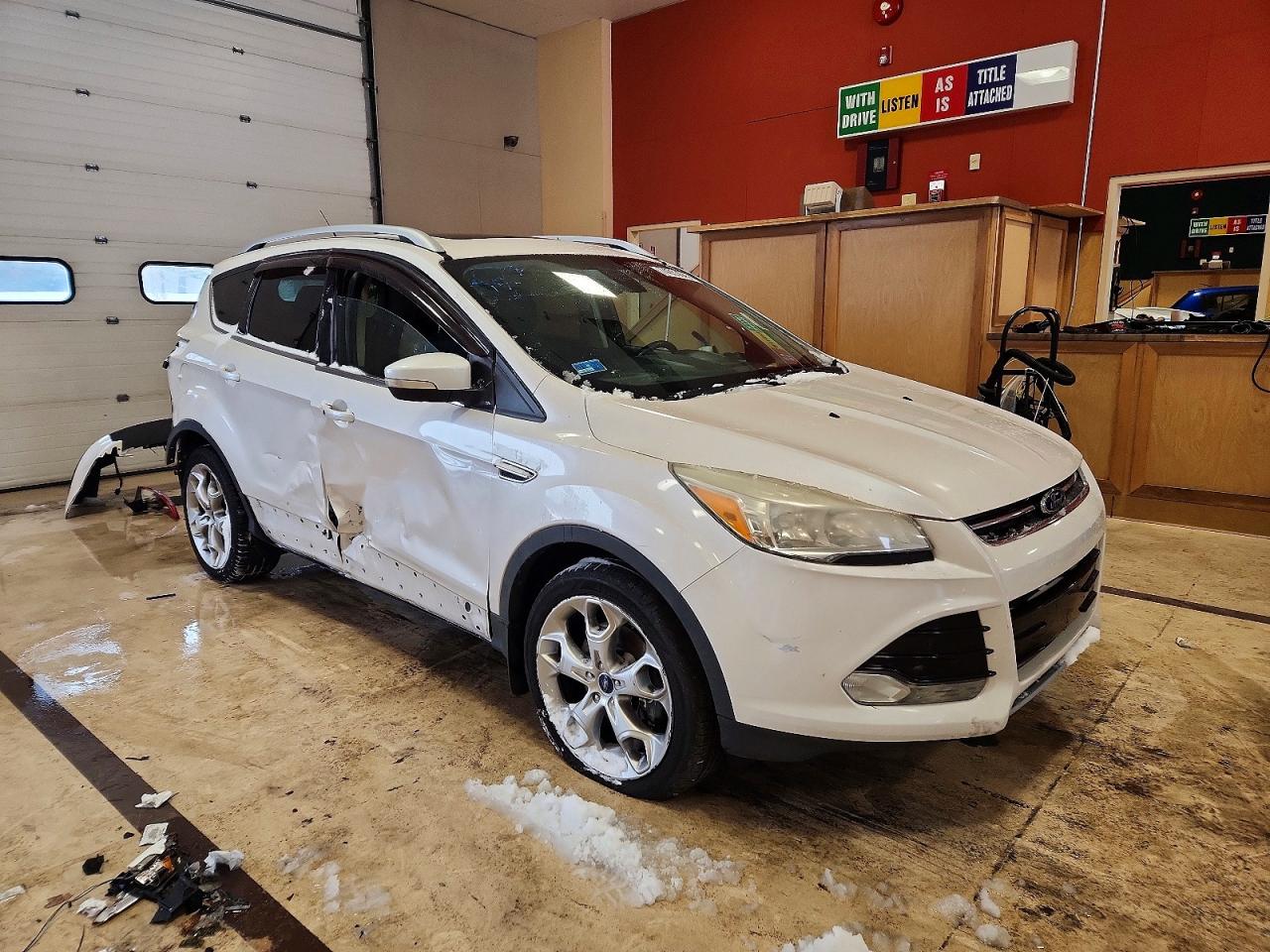 2014 Ford Escape Белый vin: 1FMCU9J98EUA73017