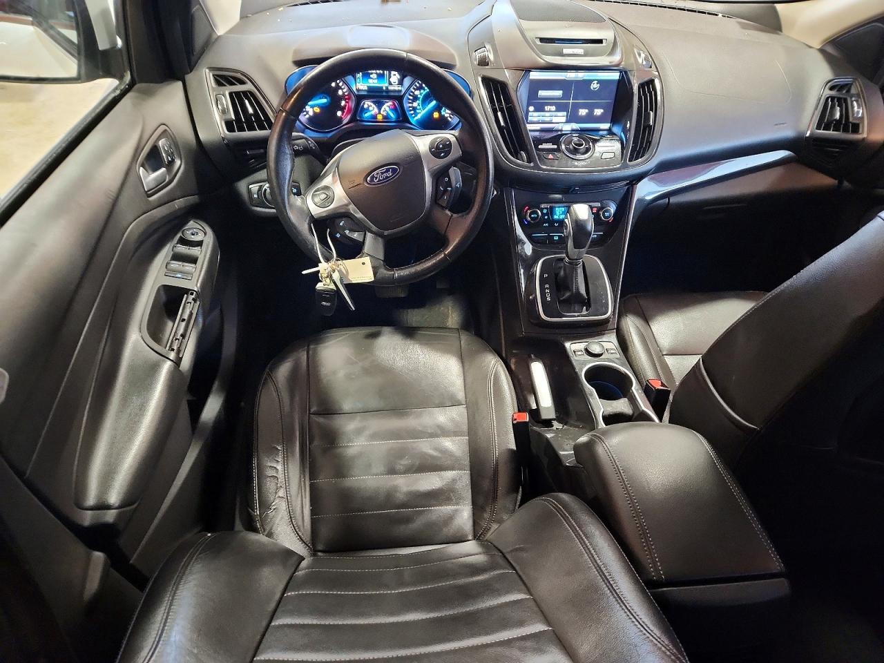 2014 Ford Escape Белый vin: 1FMCU9J98EUA73017