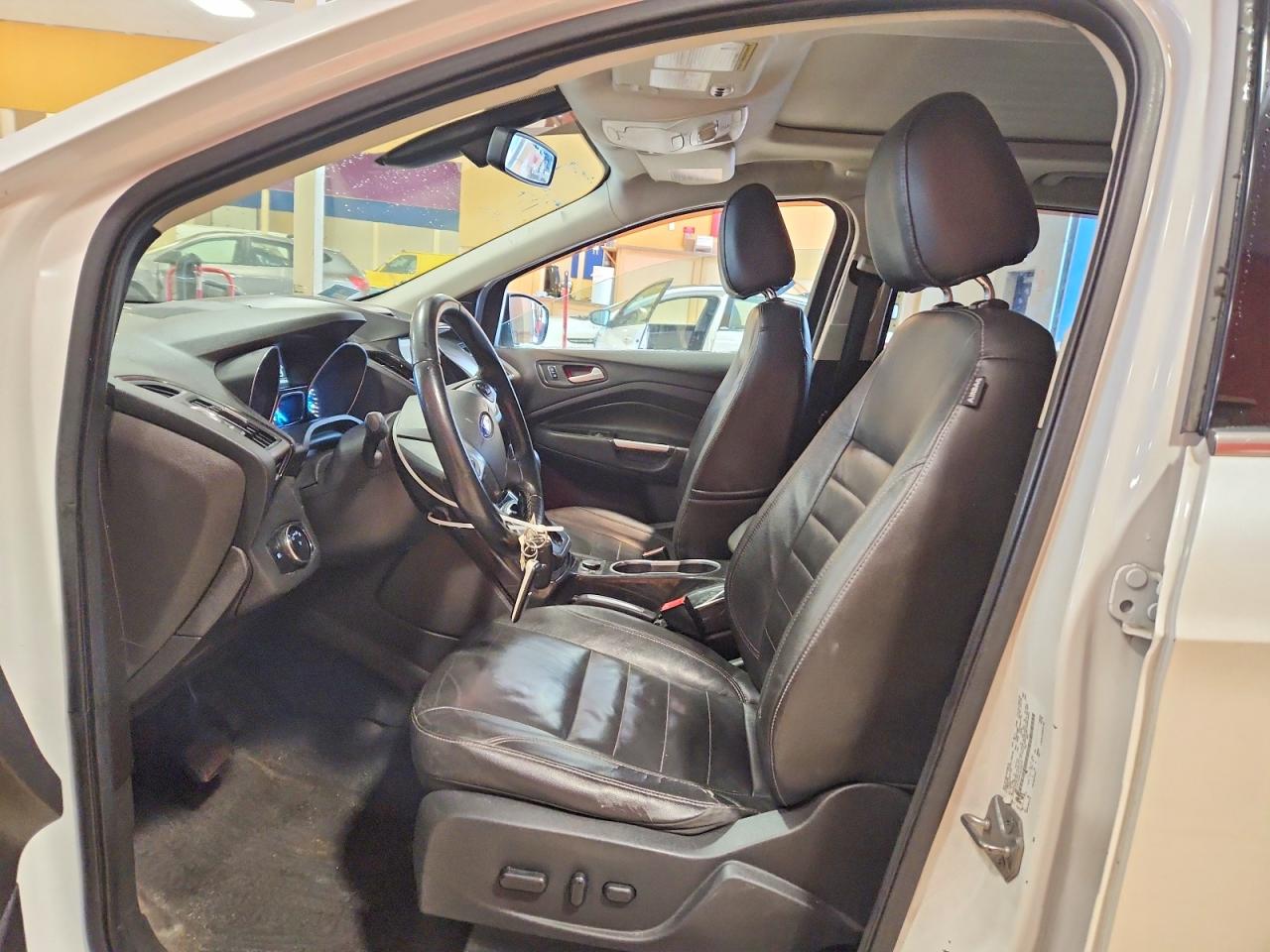 2014 Ford Escape Белый vin: 1FMCU9J98EUA73017
