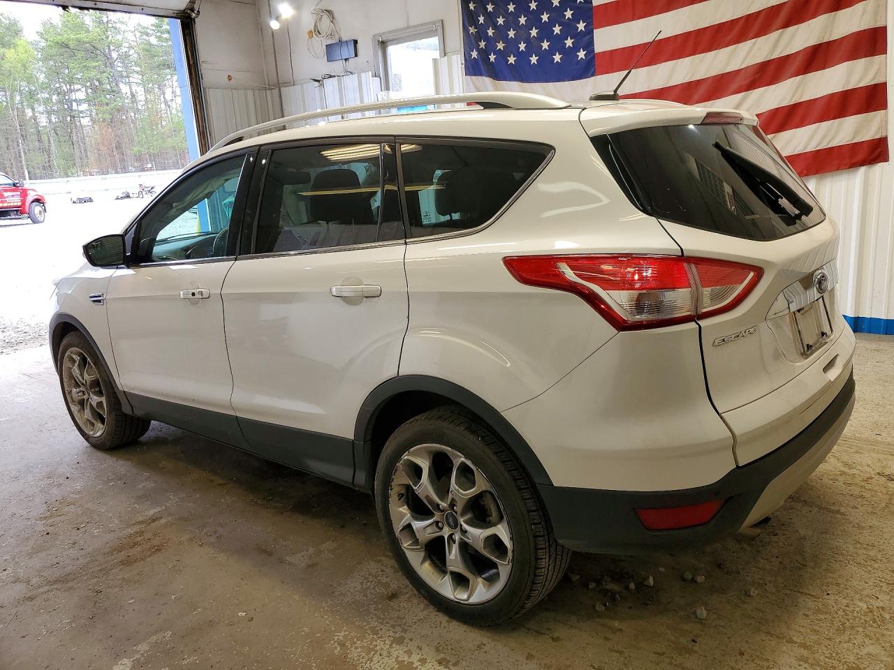 2014 Ford Escape Titanium White vin: 1FMCU9J98EUE31927