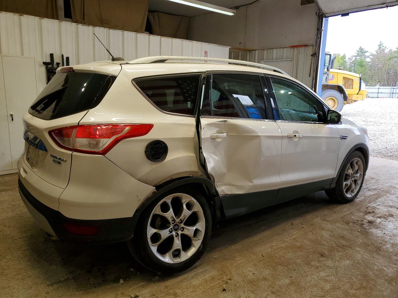 2014 Ford Escape Titanium White vin: 1FMCU9J98EUE31927