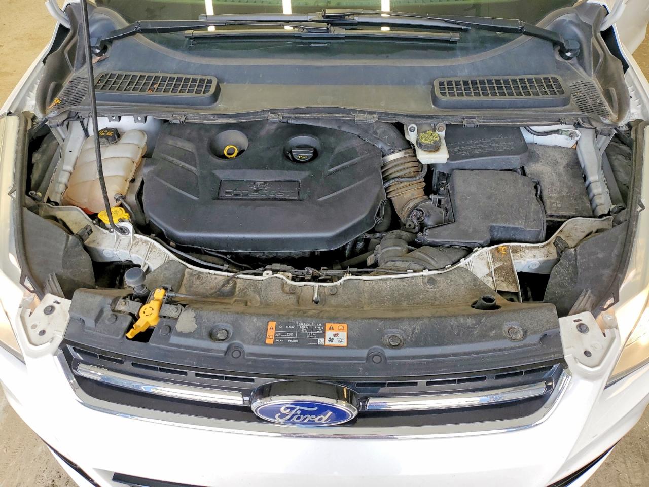 2014 Ford Escape Titanium White vin: 1FMCU9J98EUE31927