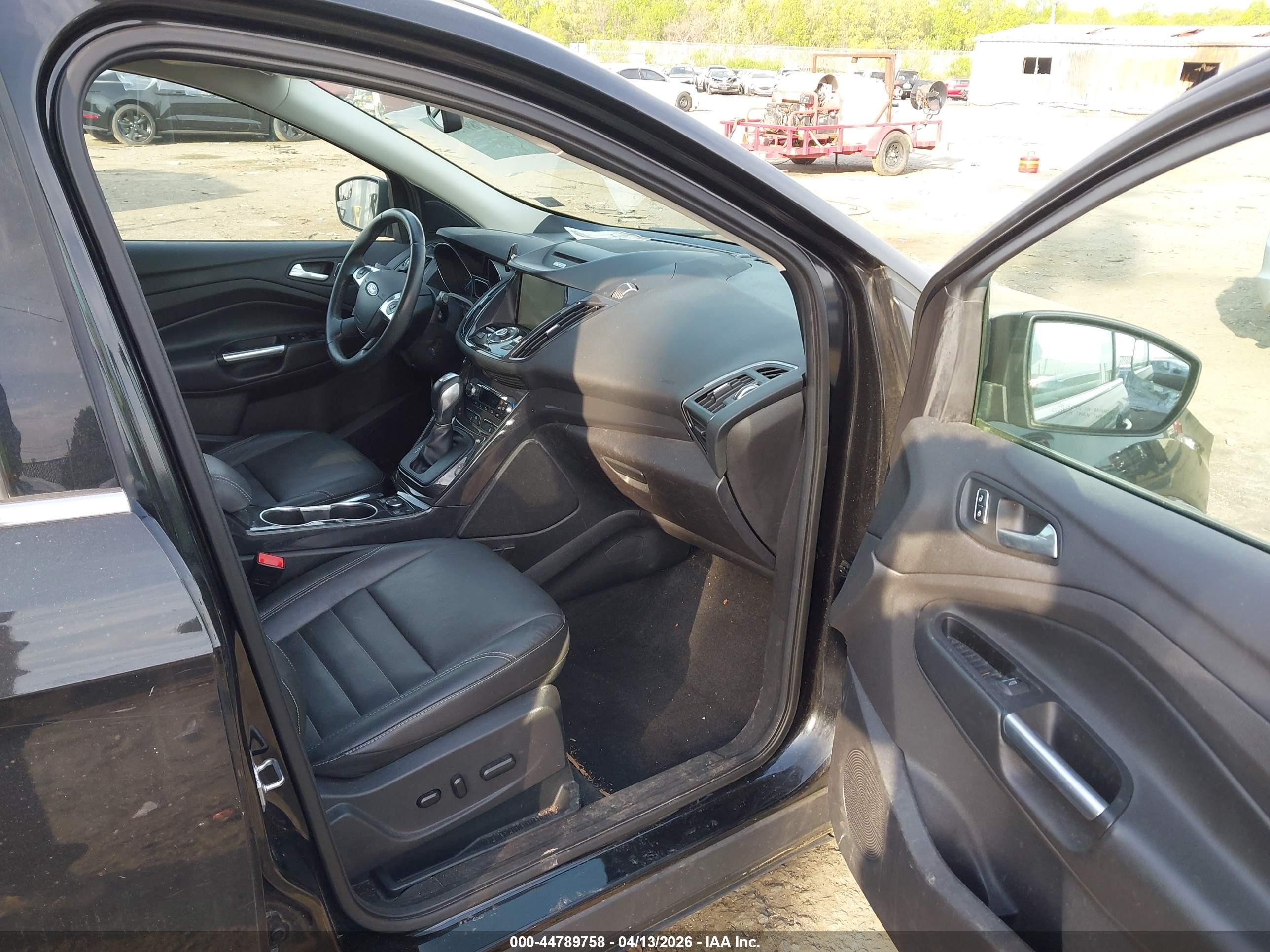2015 Ford Escape Titanium Black vin: 1FMCU9J98FUB23366