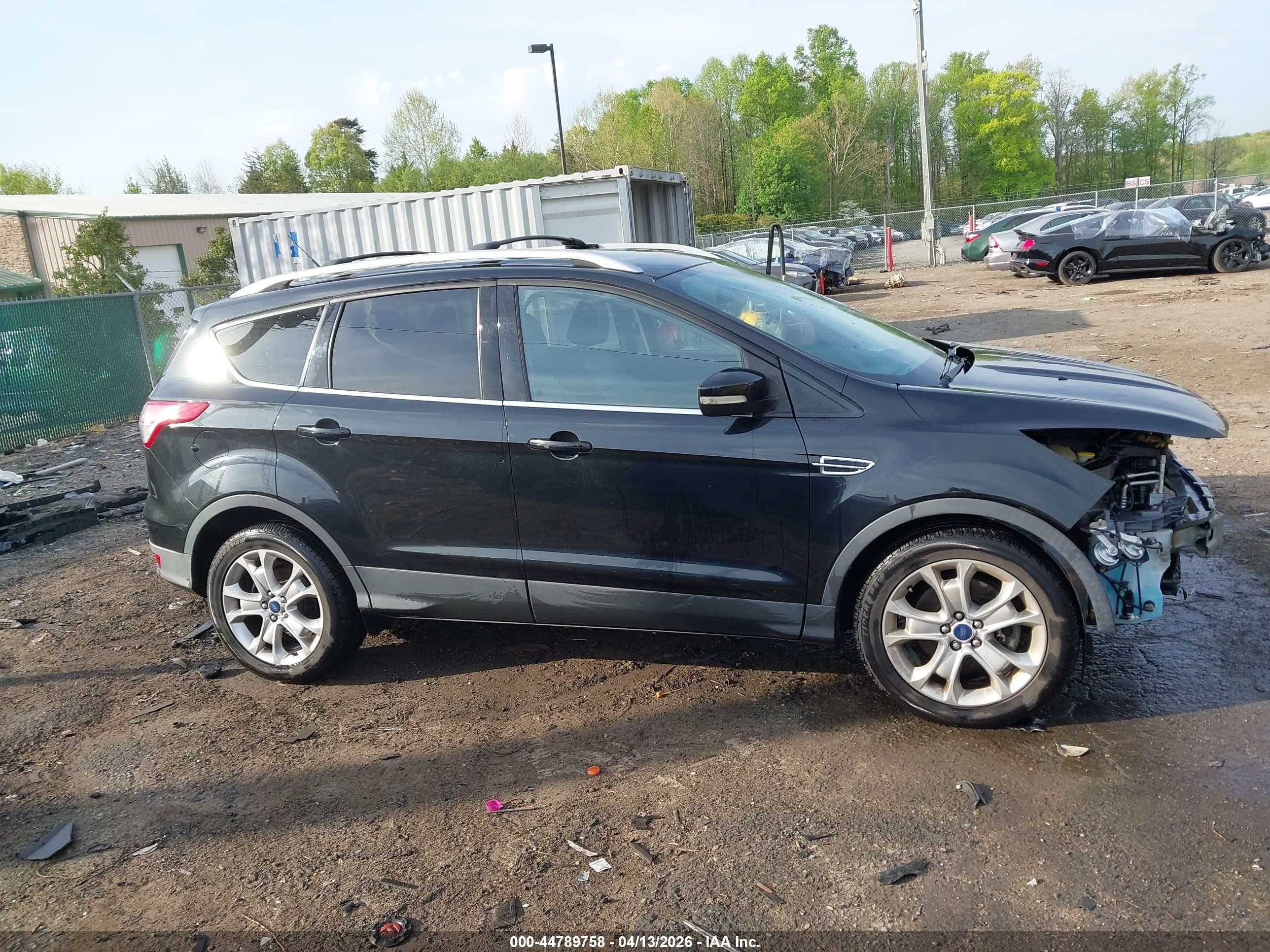 2015 Ford Escape Titanium Black vin: 1FMCU9J98FUB23366