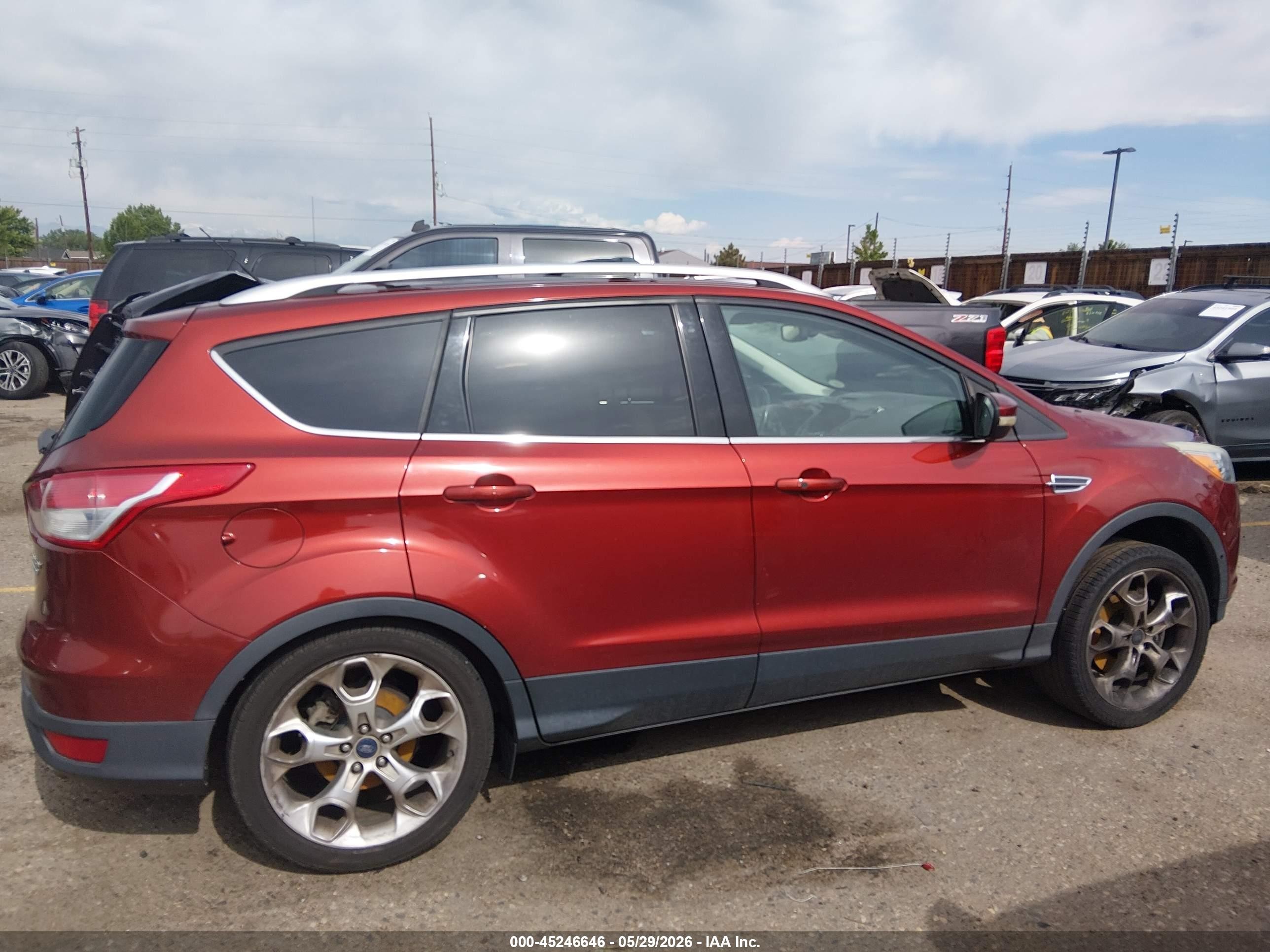 2015 Ford Escape Titanium Красный vin: 1FMCU9J98FUB49062