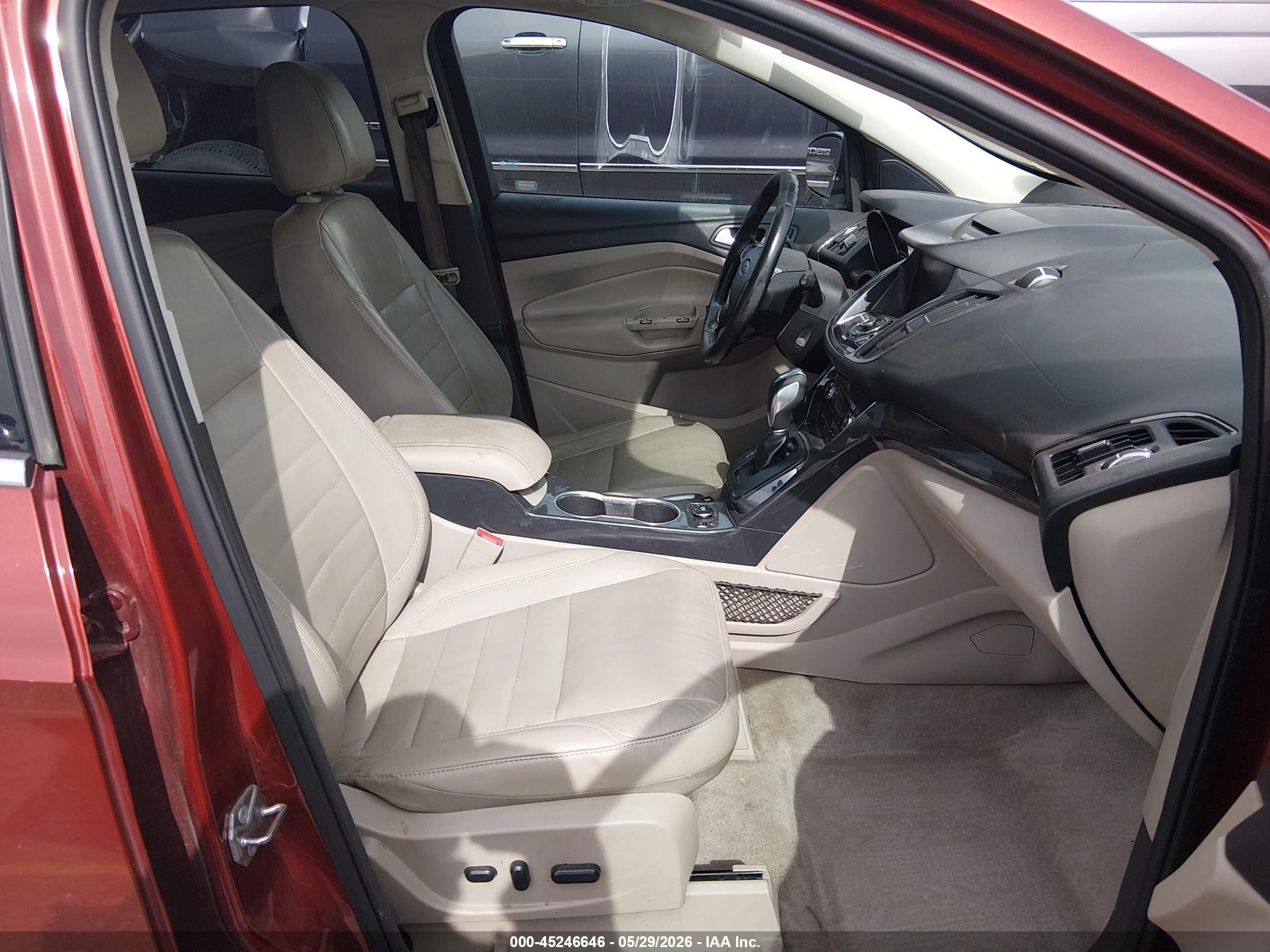 2015 Ford Escape Titanium Красный vin: 1FMCU9J98FUB49062