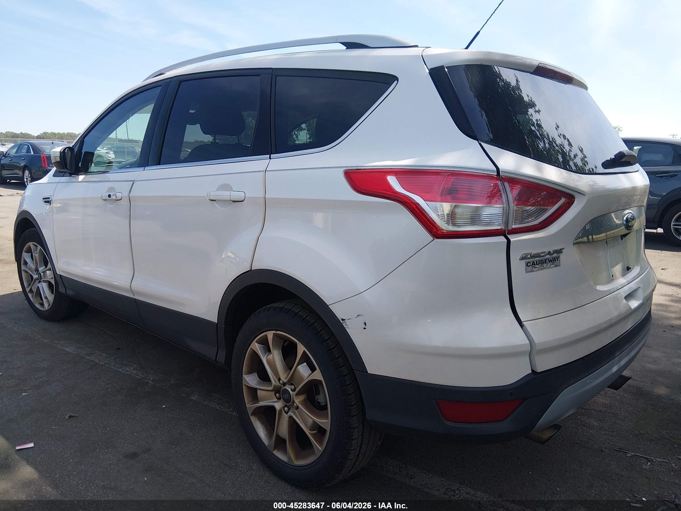 2015 Ford Escape Titanium White vin: 1FMCU9J98FUB55069