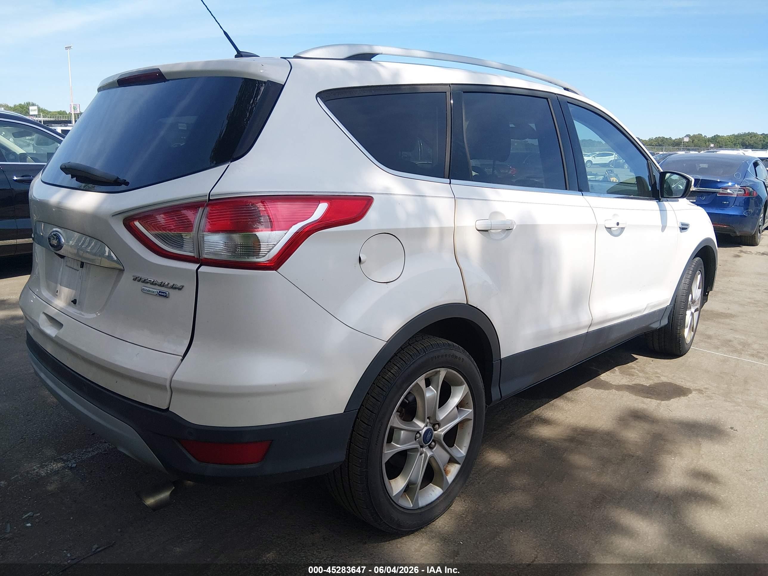 2015 Ford Escape Titanium White vin: 1FMCU9J98FUB55069