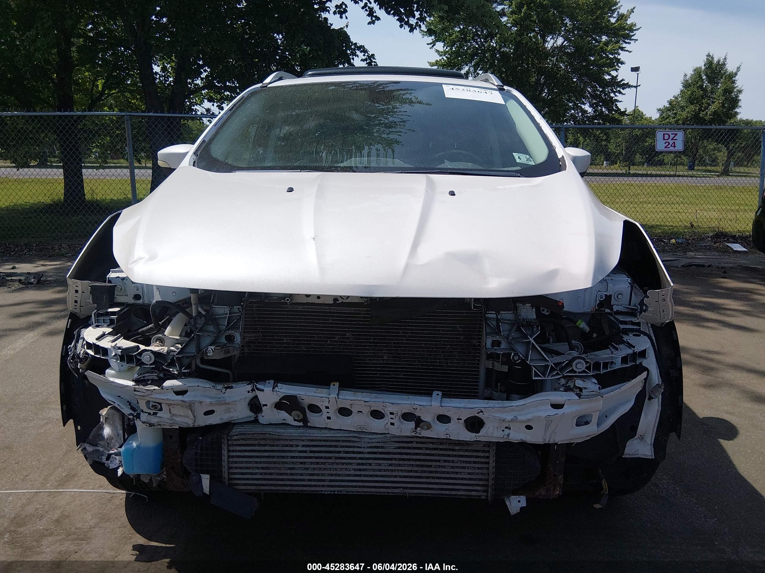 2015 Ford Escape Titanium White vin: 1FMCU9J98FUB55069