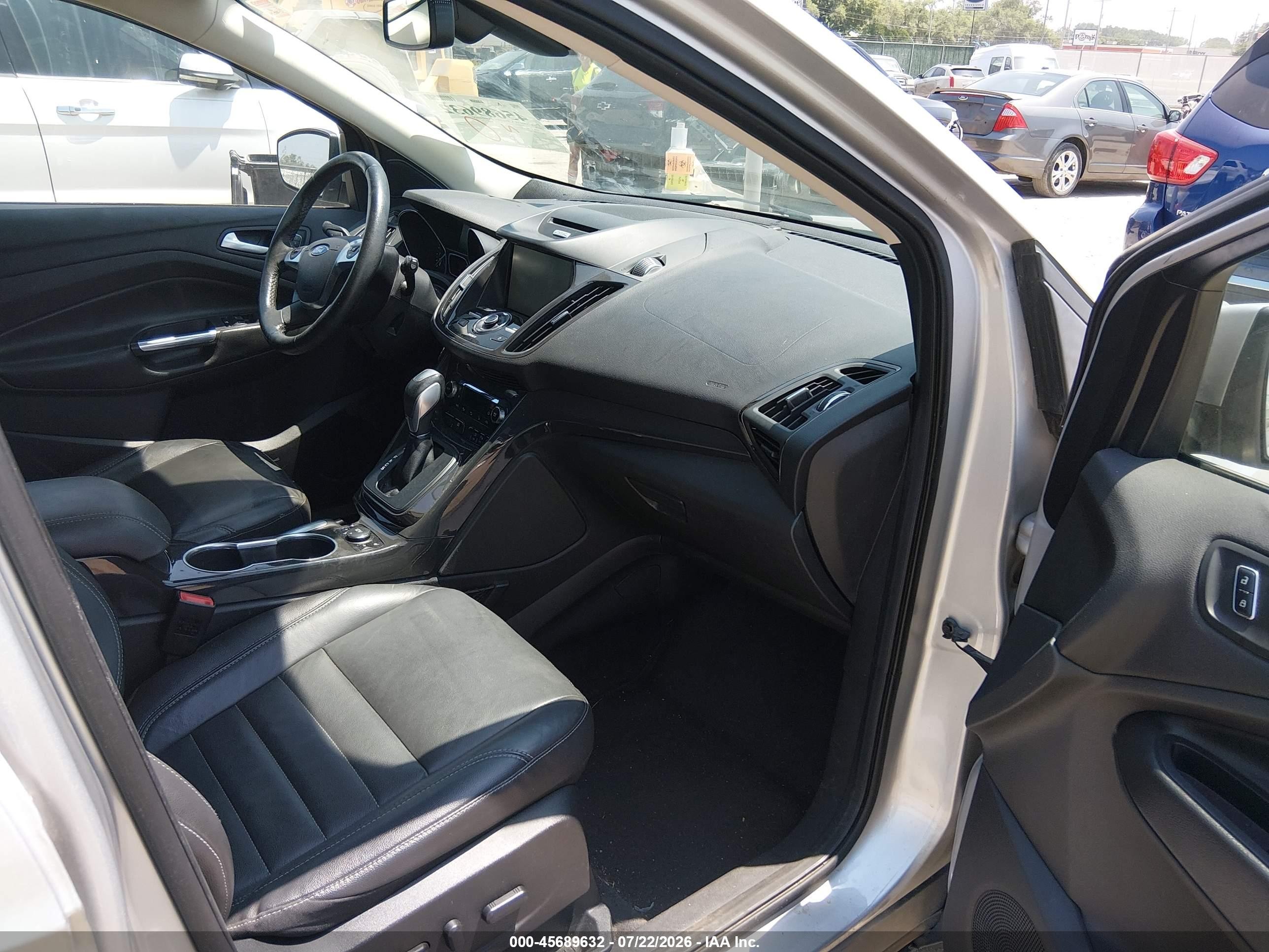 2015 Ford Escape Titanium Серебряный vin: 1FMCU9J98FUB60630