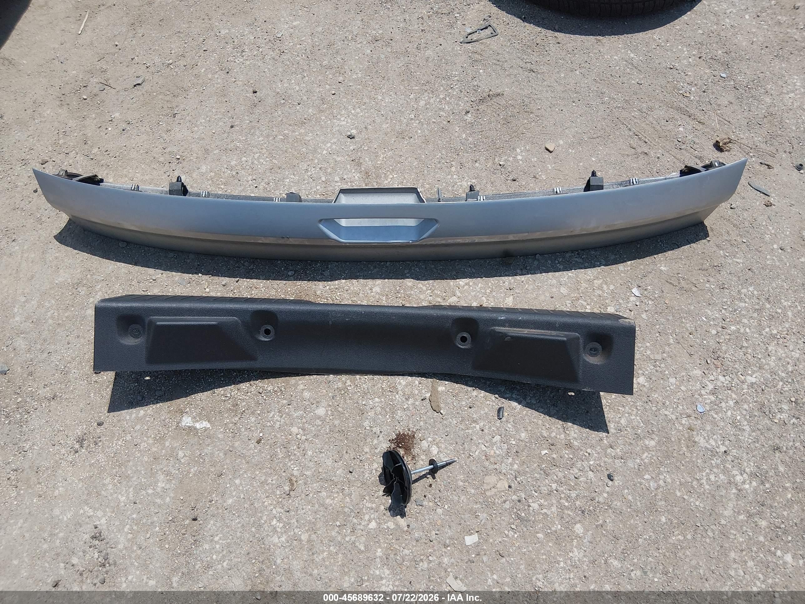 2015 Ford Escape Titanium Серебряный vin: 1FMCU9J98FUB60630