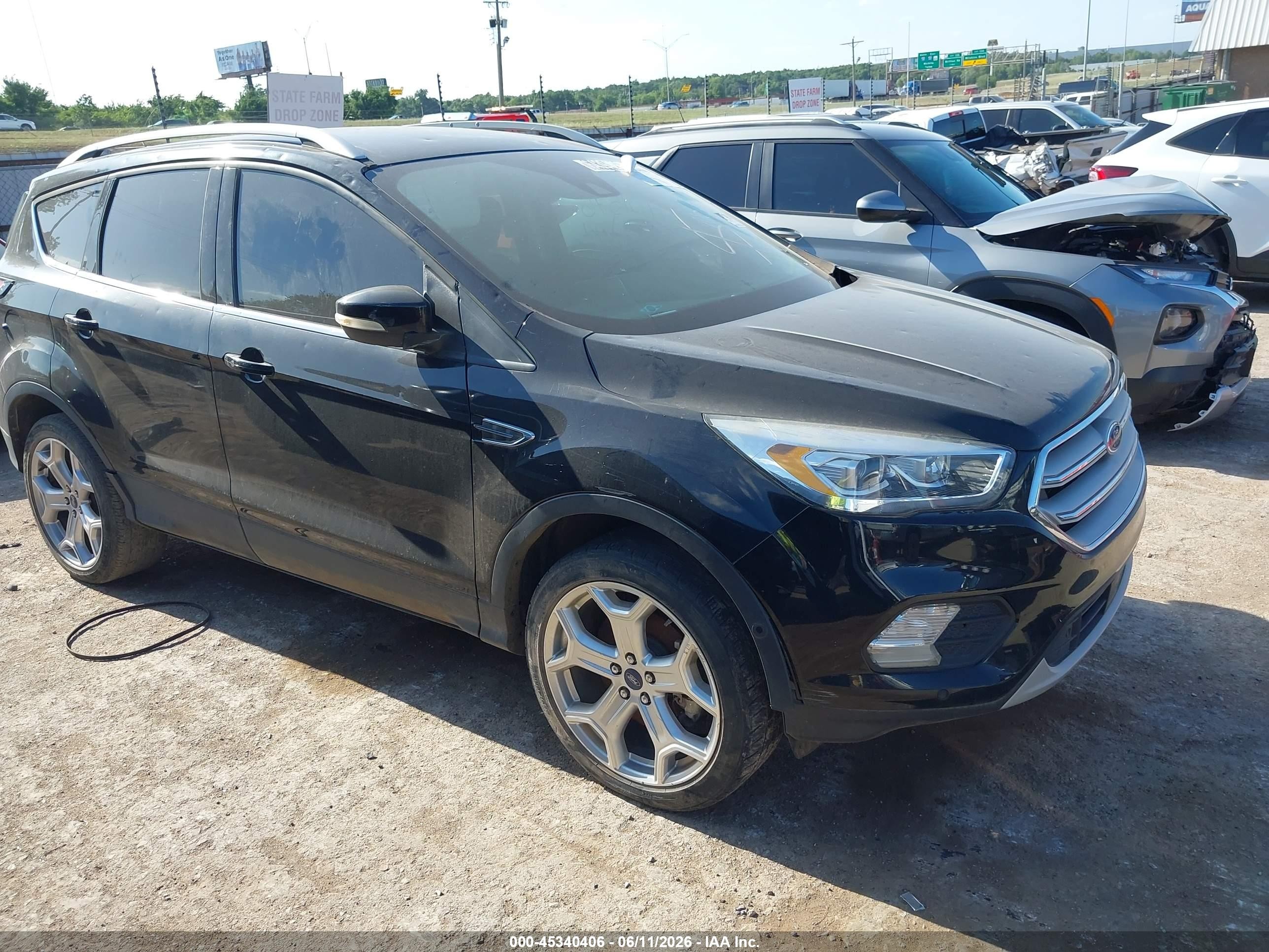 2018 Ford Escape Titanium Black vin: 1FMCU9J98JUD30736