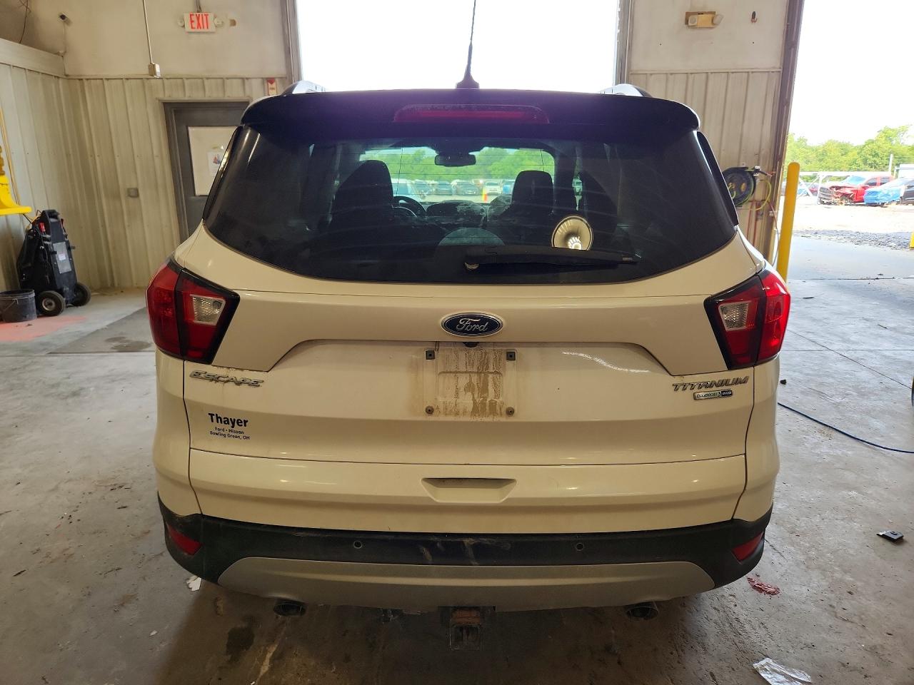 2019 Ford Escape Titanium Белый vin: 1FMCU9J98KUA70226