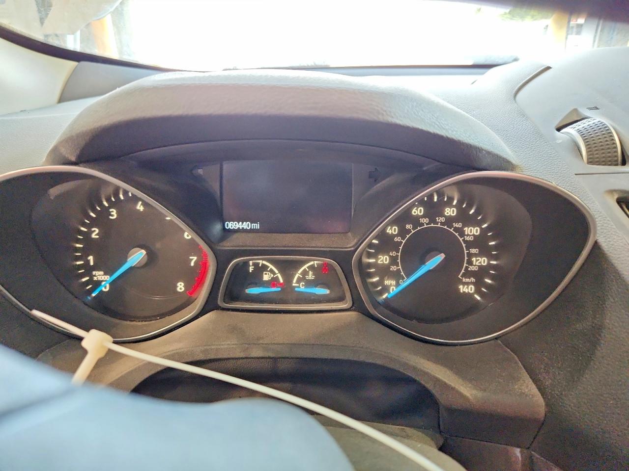 2019 Ford Escape Titanium Белый vin: 1FMCU9J98KUA70226
