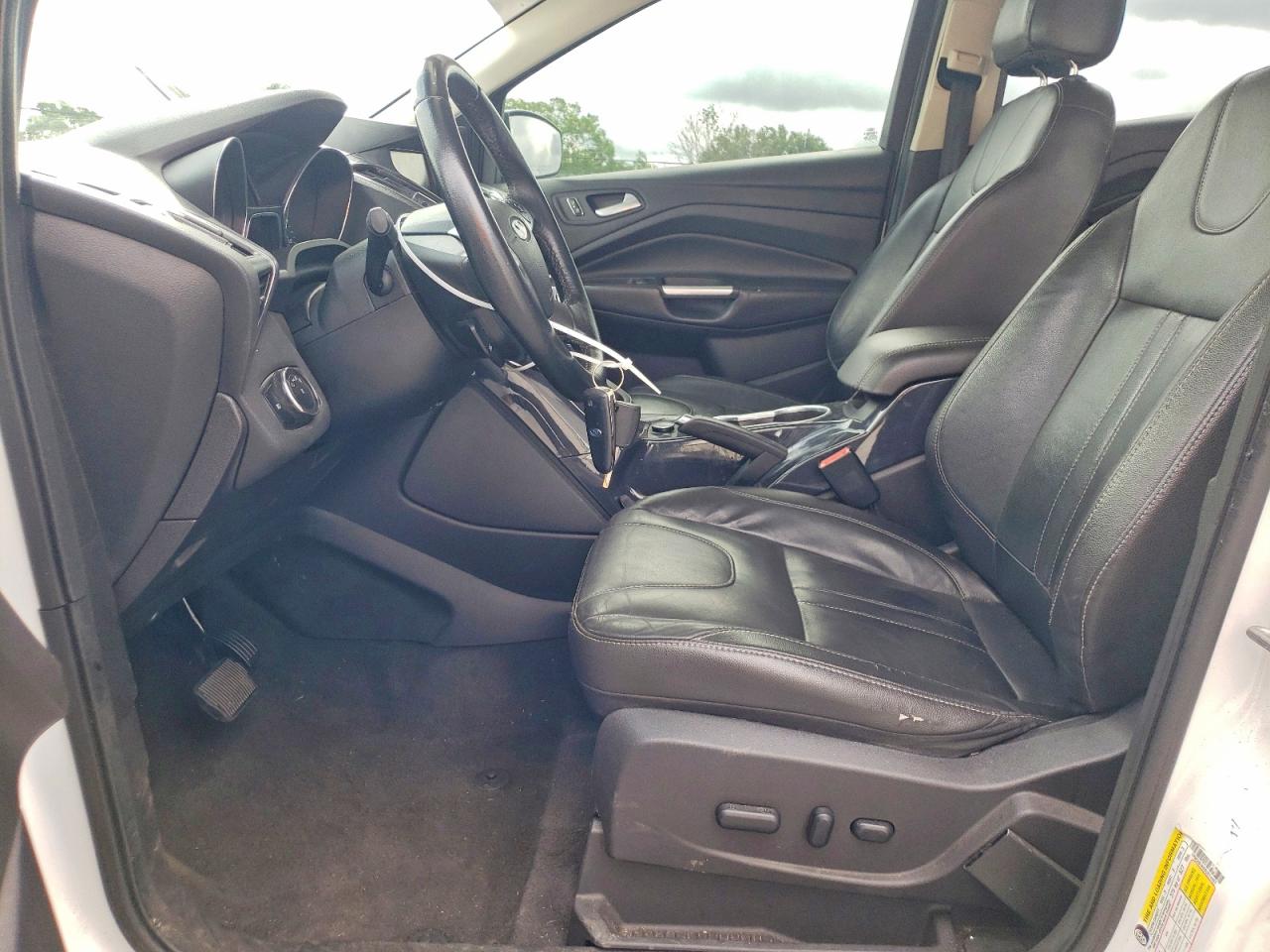 2013 Ford Escape Titanium White vin: 1FMCU9J99DUD14467