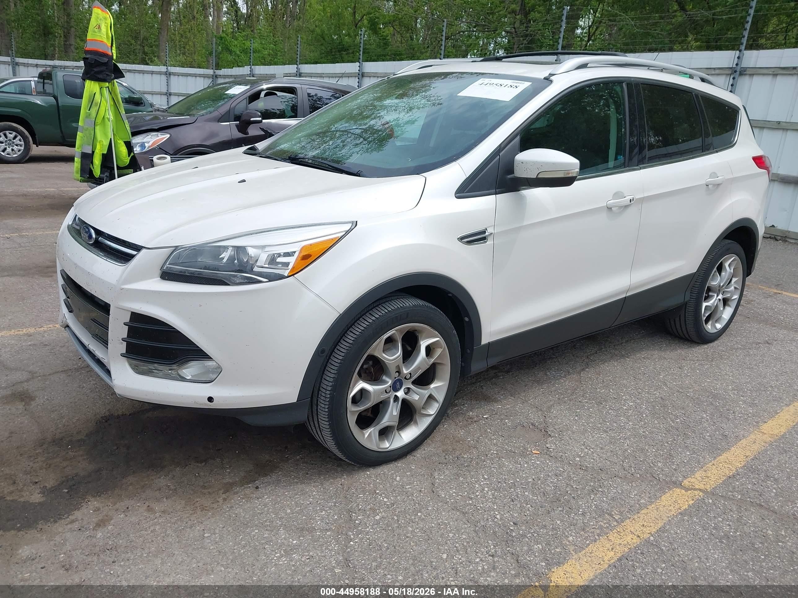 2014 Ford Escape Titanium White vin: 1FMCU9J99EUA20956