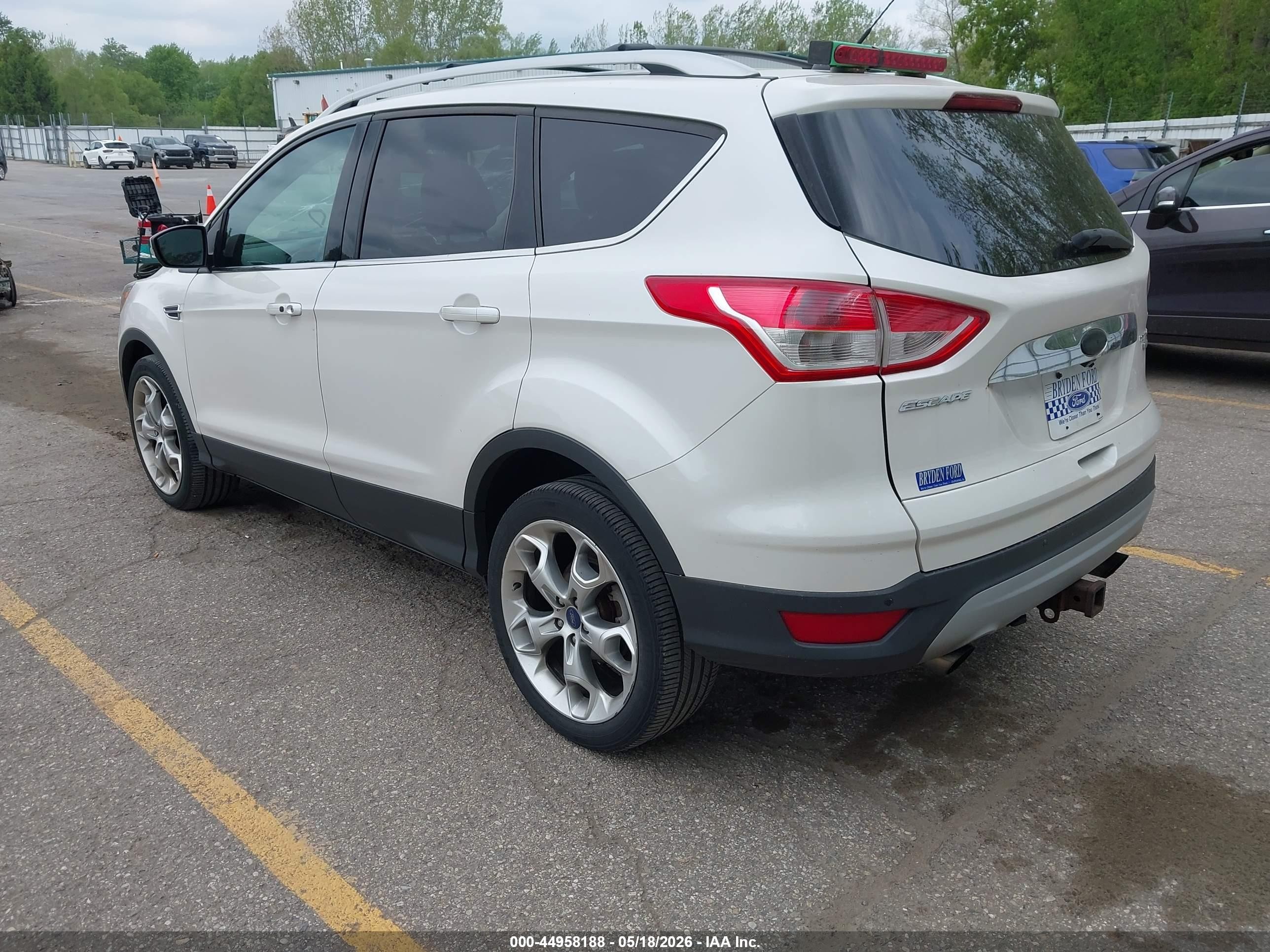 2014 Ford Escape Titanium White vin: 1FMCU9J99EUA20956