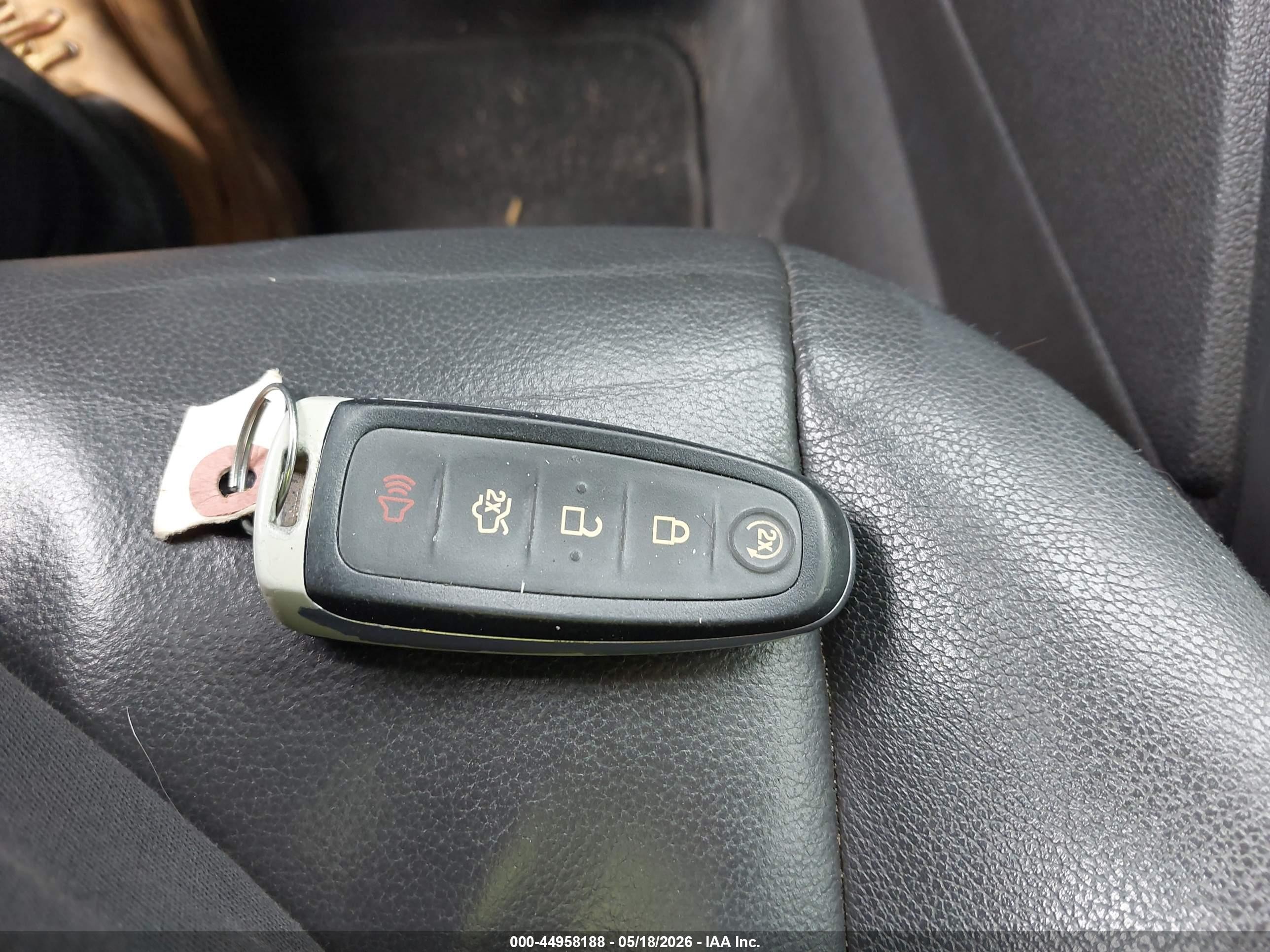 2014 Ford Escape Titanium White vin: 1FMCU9J99EUA20956
