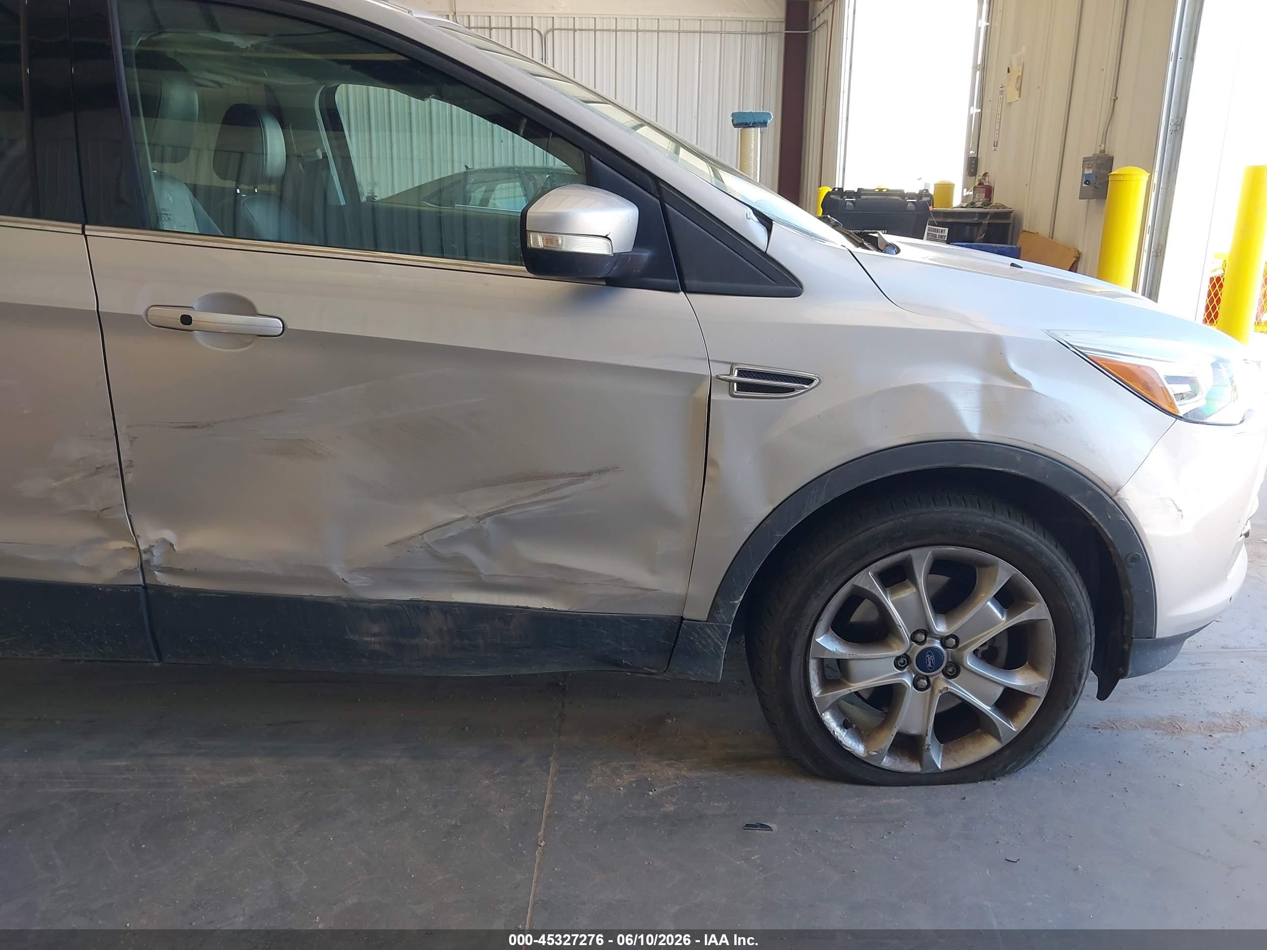 2014 Ford Escape Titanium Серебряный vin: 1FMCU9J99EUC44048