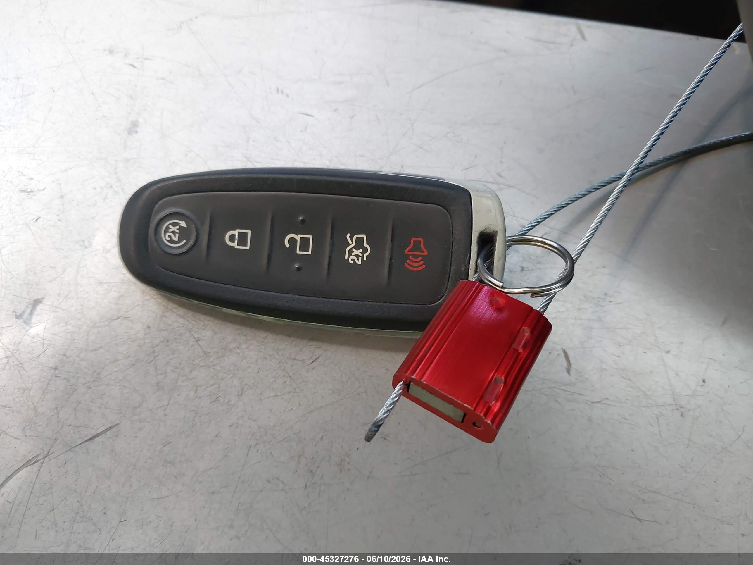 2014 Ford Escape Titanium Серебряный vin: 1FMCU9J99EUC44048