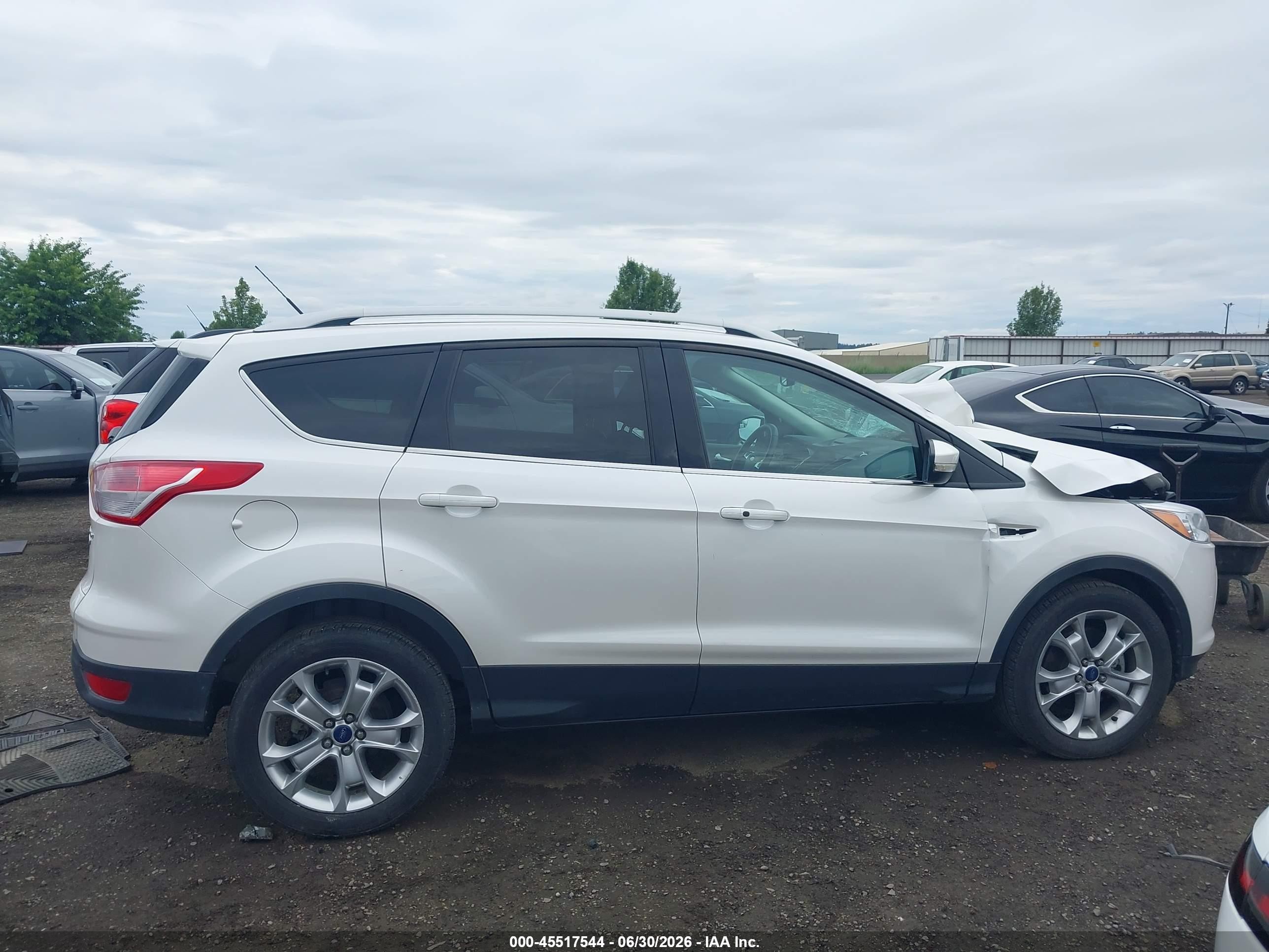 2014 Ford Escape Titanium Белый vin: 1FMCU9J99EUD32064