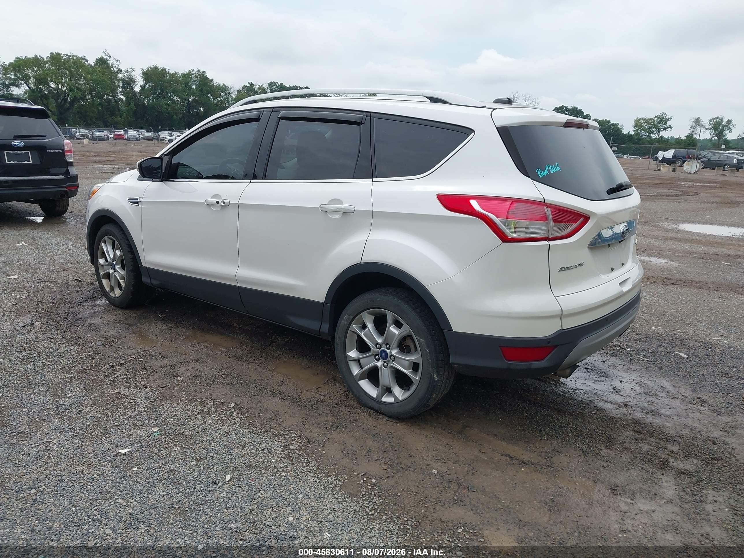 2014 Ford Escape Titanium White vin: 1FMCU9J99EUE45495