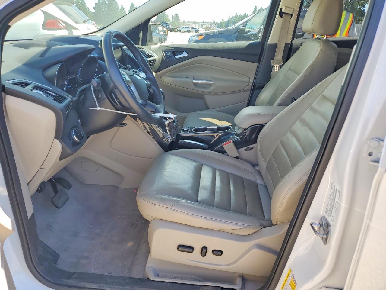 2015 Ford Escape Titanium White vin: 1FMCU9J99FUA44000