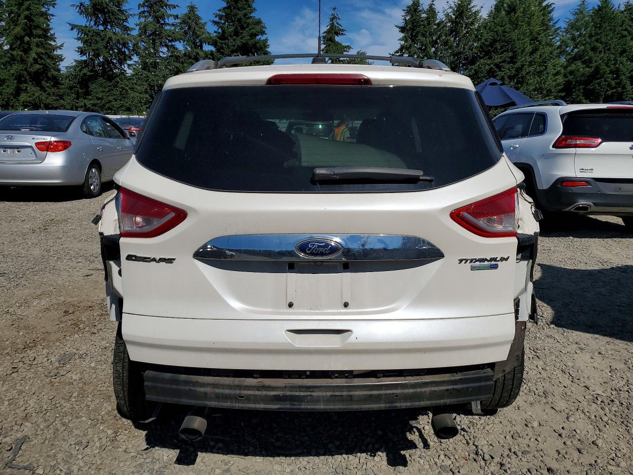 2015 Ford Escape Titanium White vin: 1FMCU9J99FUA44000