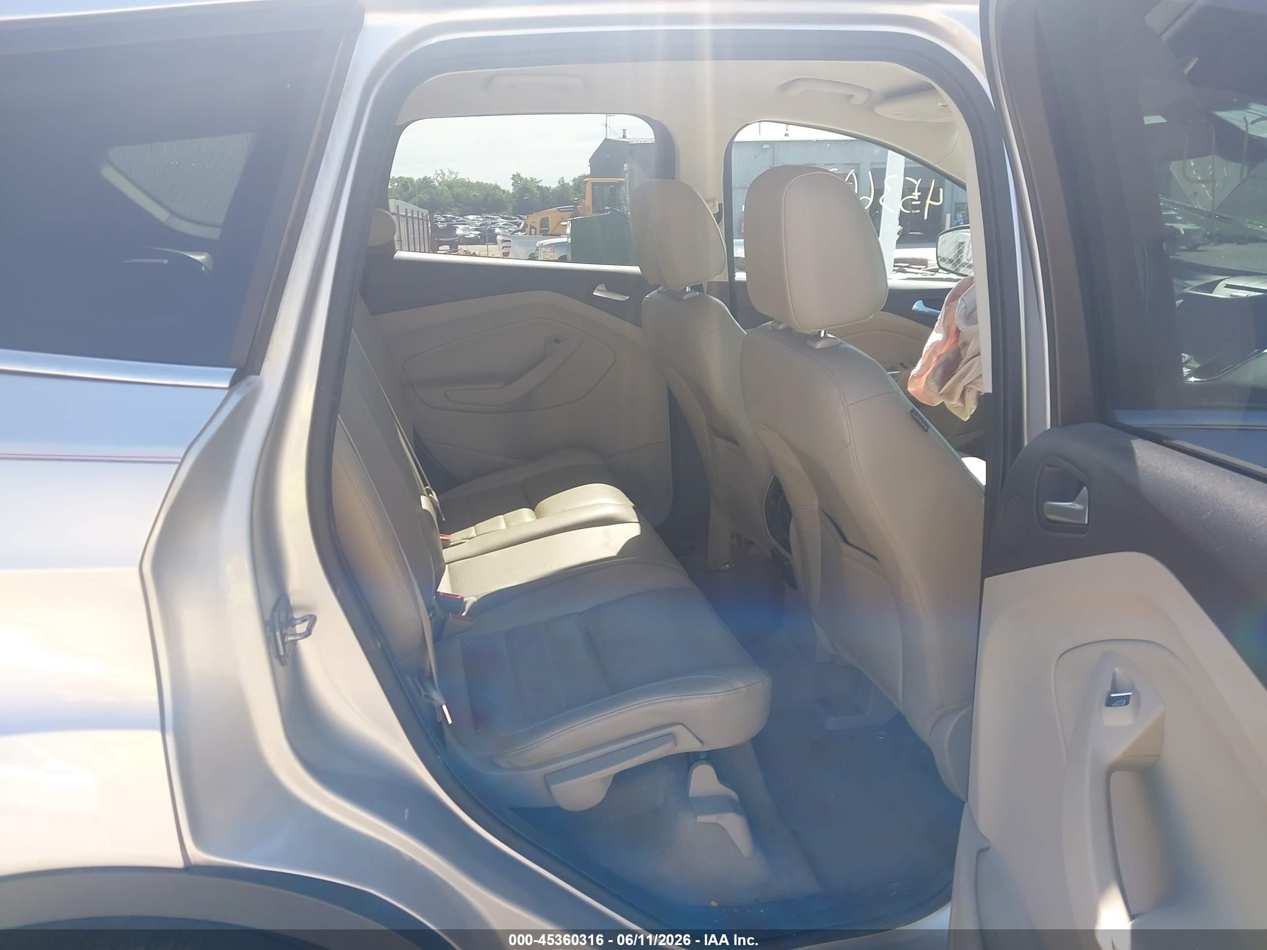 2015 Ford Escape Titanium Silver vin: 1FMCU9J99FUB38555