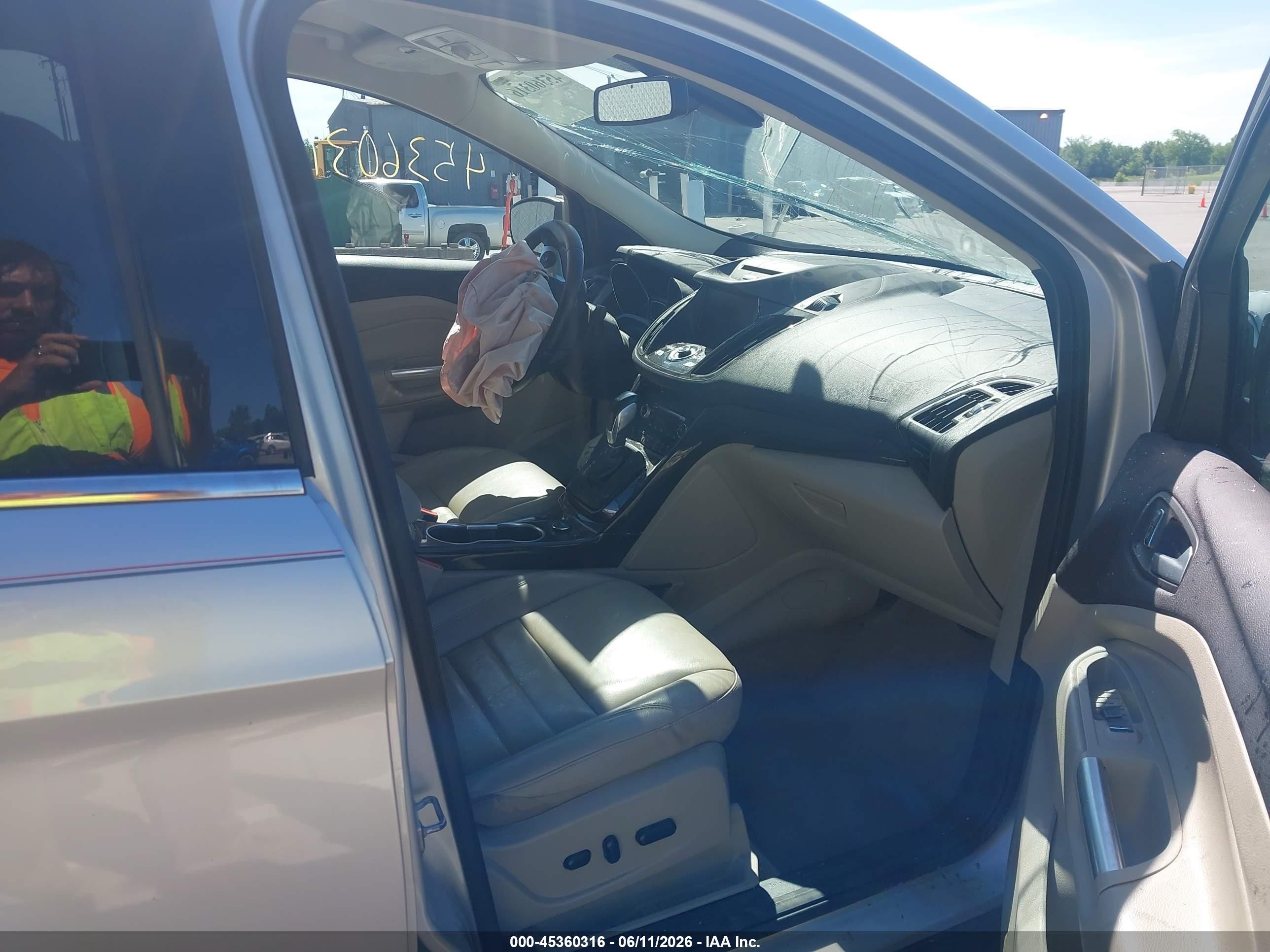 2015 Ford Escape Titanium Silver vin: 1FMCU9J99FUB38555