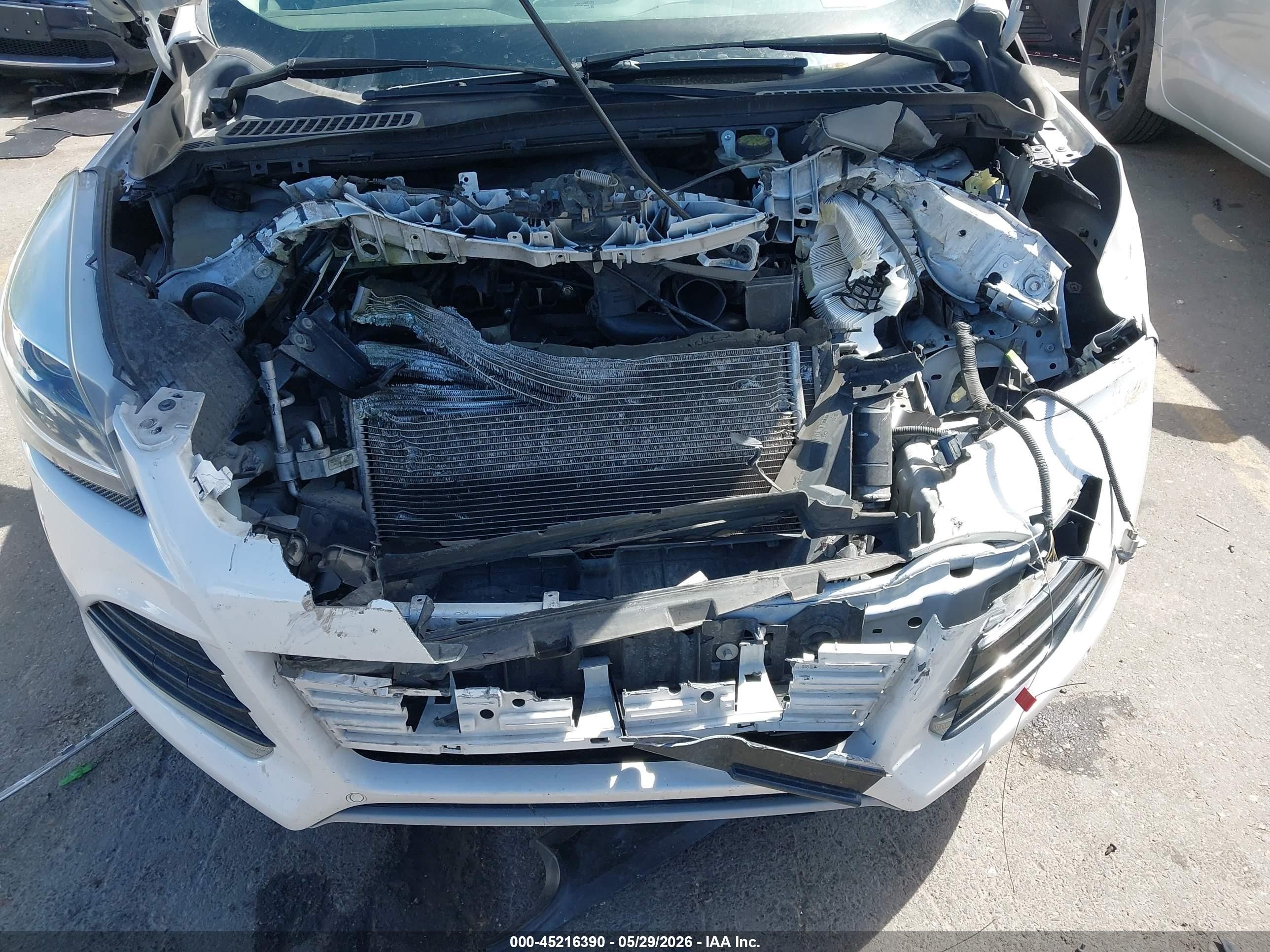 2015 Ford Escape Titanium White vin: 1FMCU9J99FUB62290
