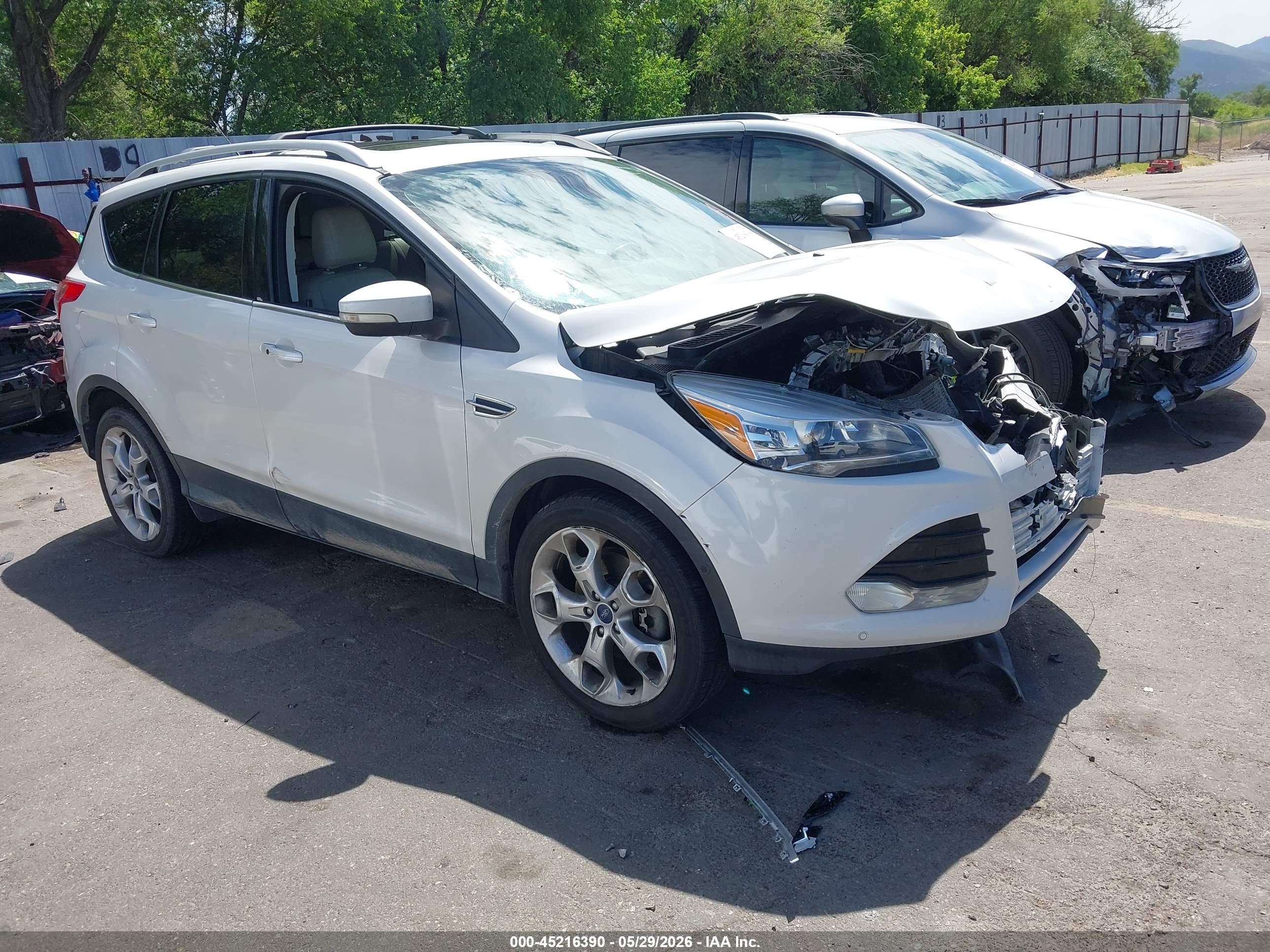 2015 Ford Escape Titanium White vin: 1FMCU9J99FUB62290
