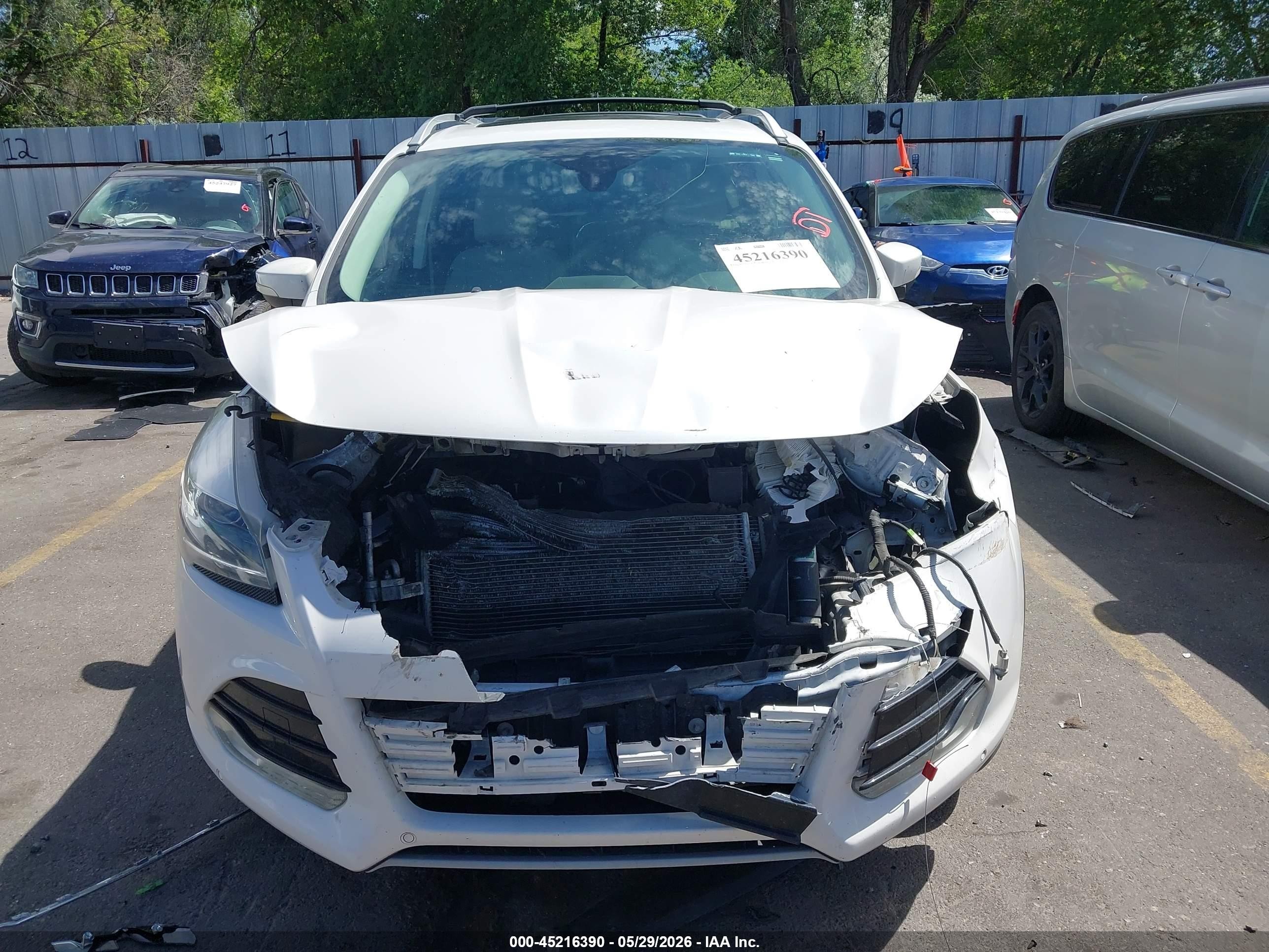 2015 Ford Escape Titanium White vin: 1FMCU9J99FUB62290
