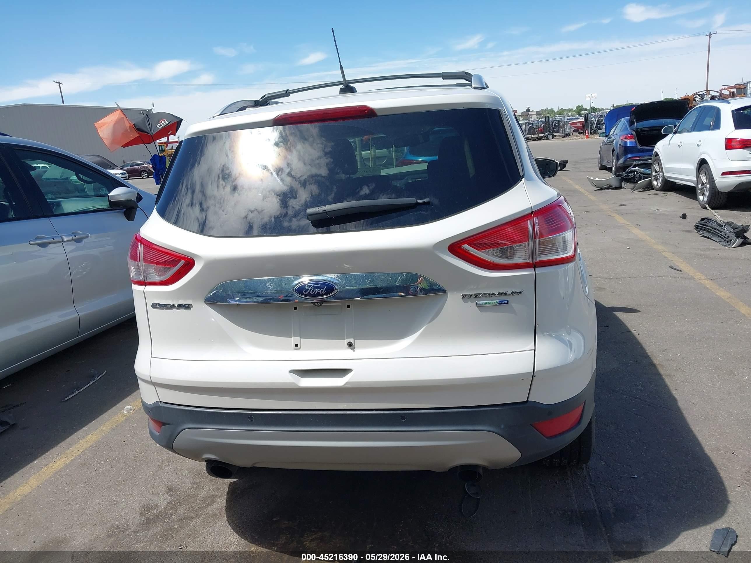 2015 Ford Escape Titanium White vin: 1FMCU9J99FUB62290
