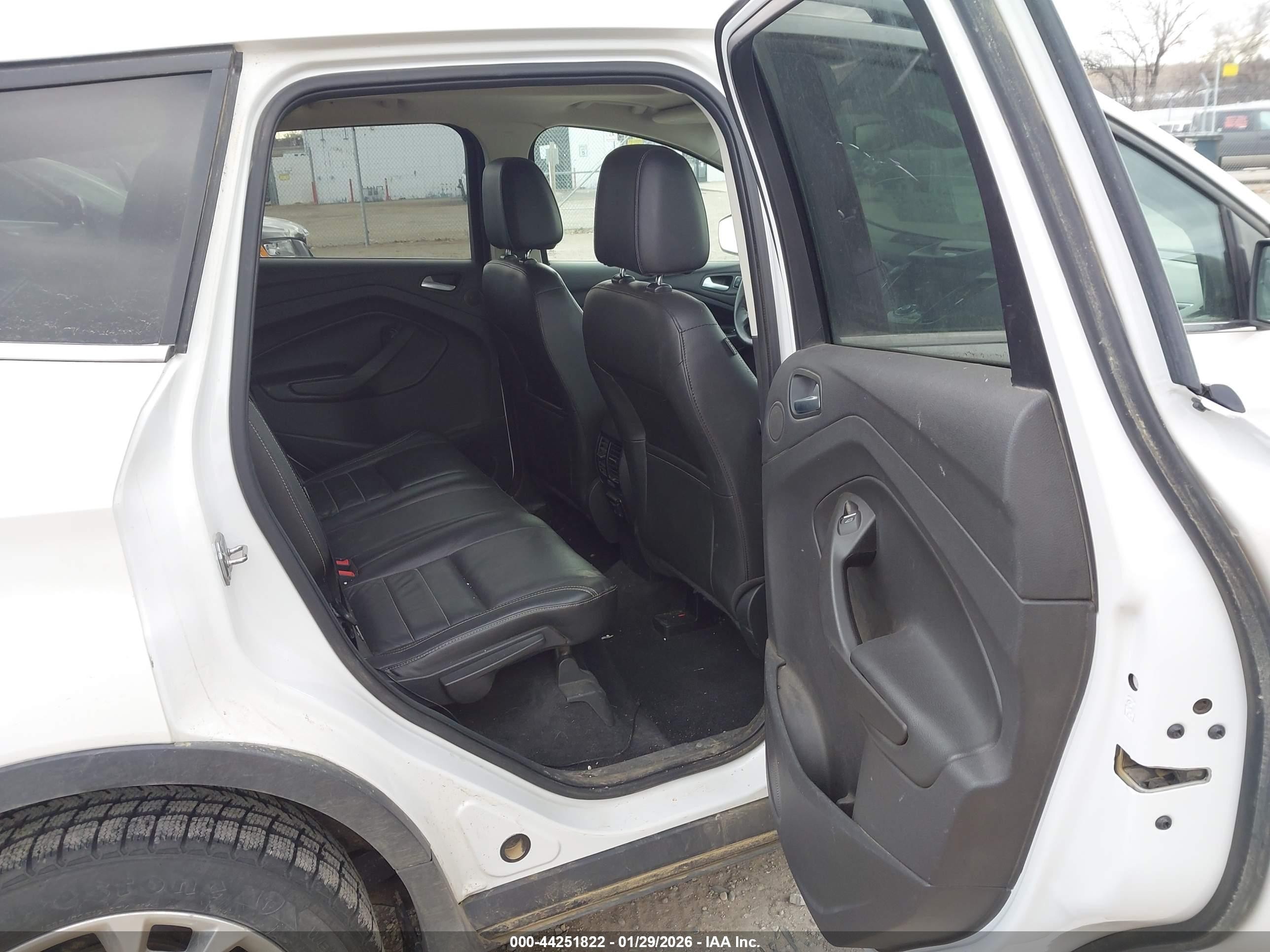 2015 Ford Escape Titanium White vin: 1FMCU9J99FUB63908