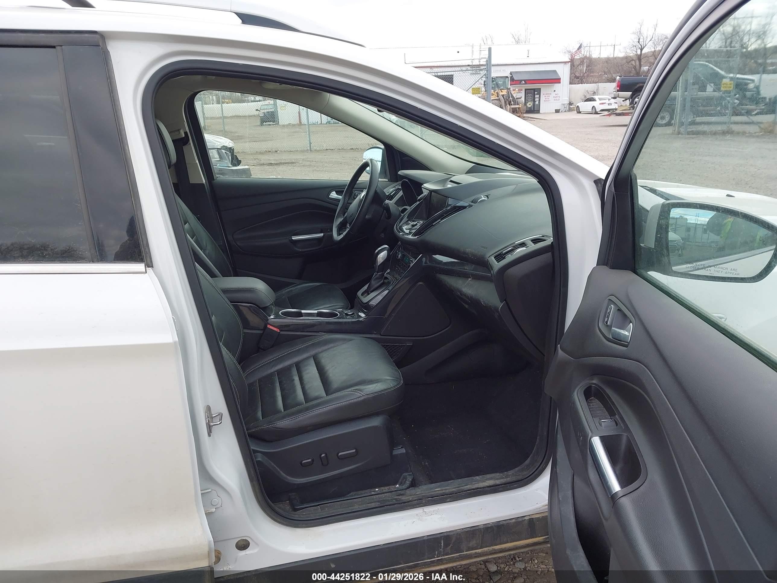 2015 Ford Escape Titanium White vin: 1FMCU9J99FUB63908