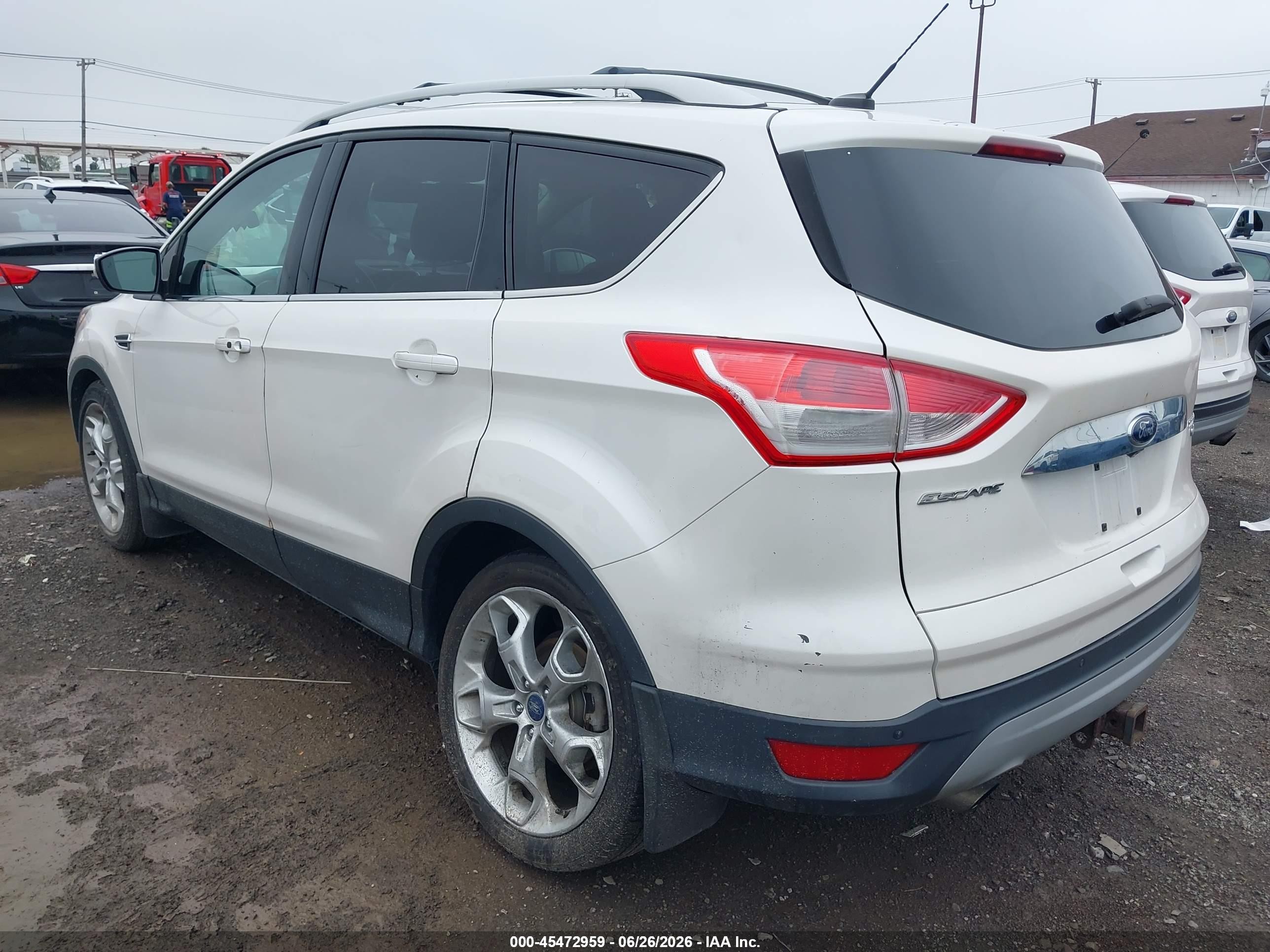 2015 Ford Escape Titanium Белый vin: 1FMCU9J99FUC02402