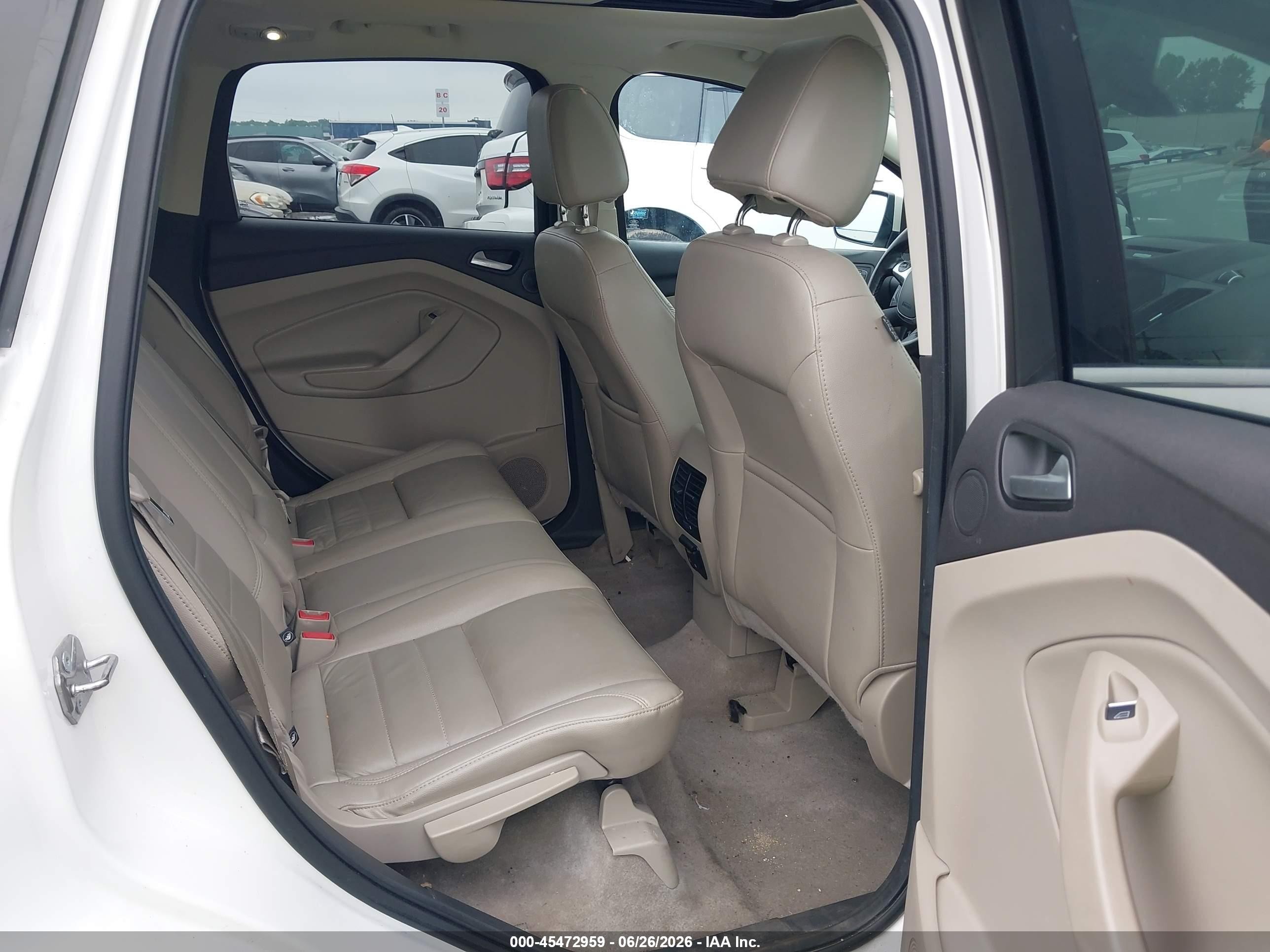 2015 Ford Escape Titanium Белый vin: 1FMCU9J99FUC02402