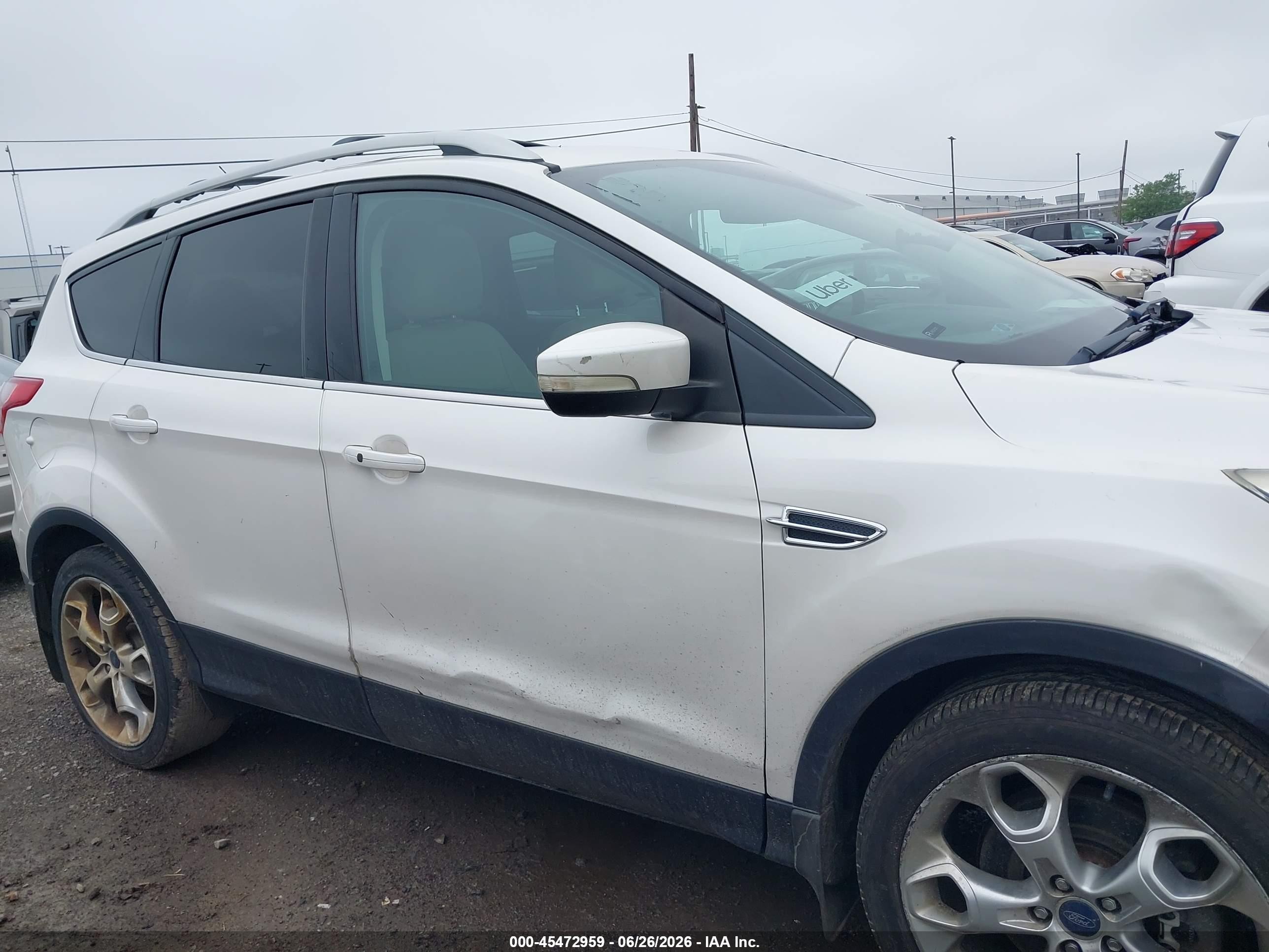 2015 Ford Escape Titanium Белый vin: 1FMCU9J99FUC02402