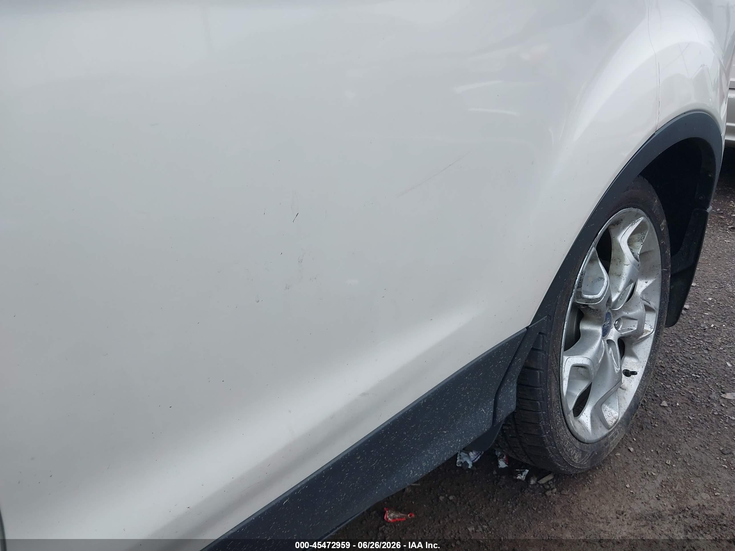 2015 Ford Escape Titanium Белый vin: 1FMCU9J99FUC02402