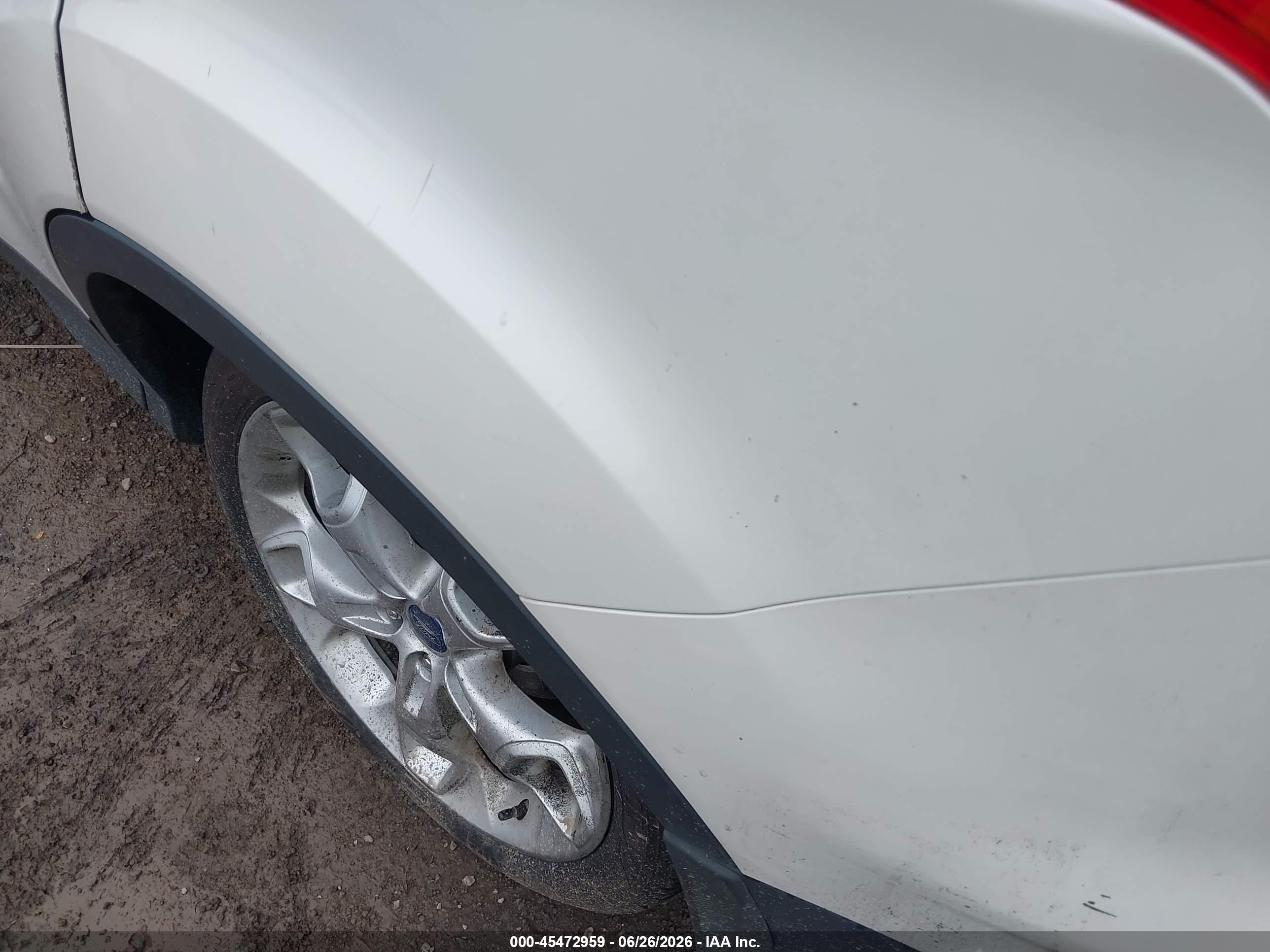 2015 Ford Escape Titanium Белый vin: 1FMCU9J99FUC02402