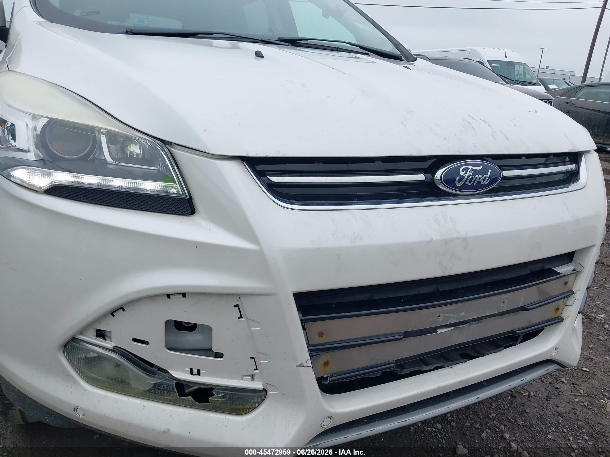 2015 Ford Escape Titanium Белый vin: 1FMCU9J99FUC02402