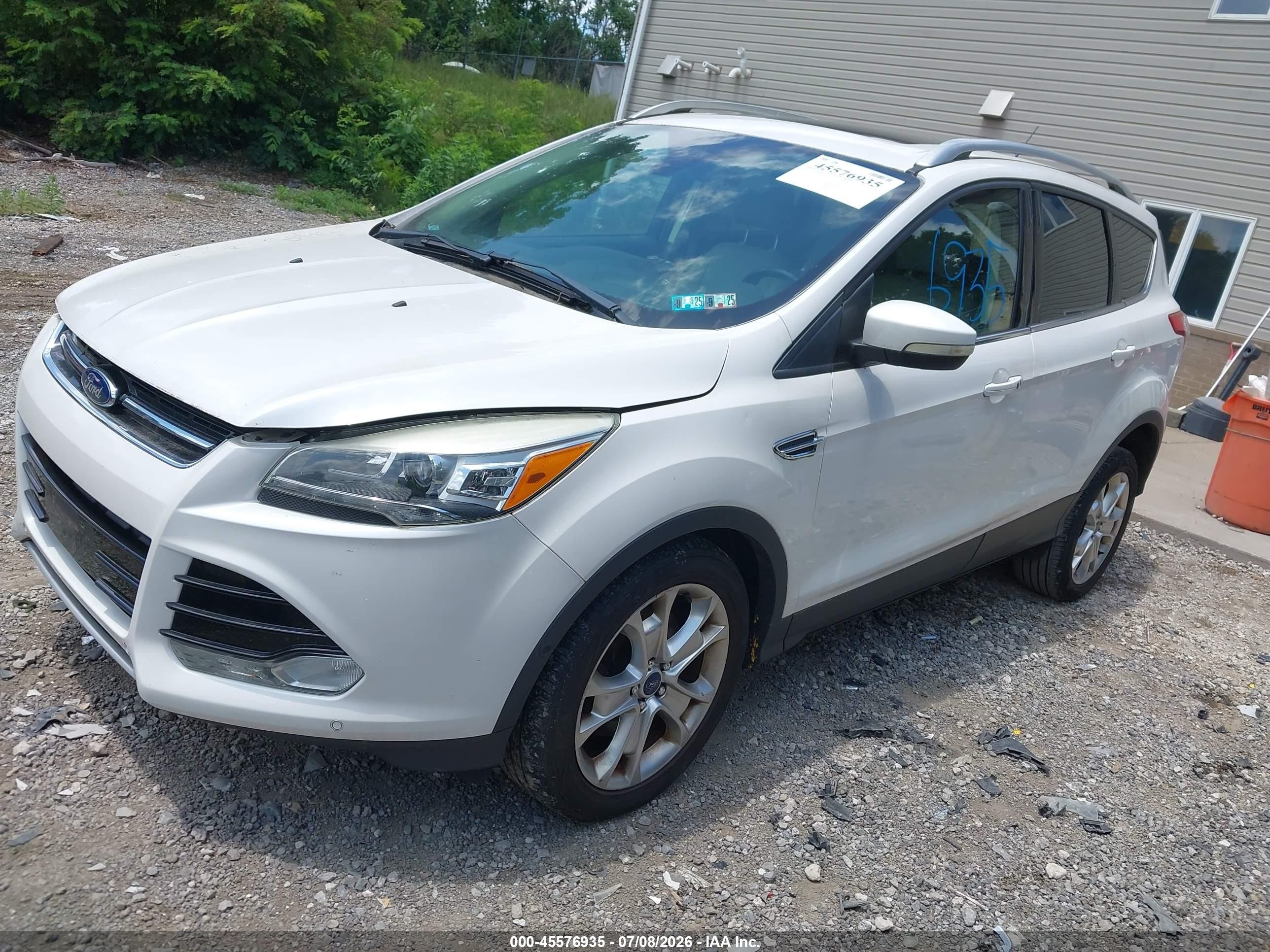 2015 Ford Escape Titanium White vin: 1FMCU9J99FUC75804