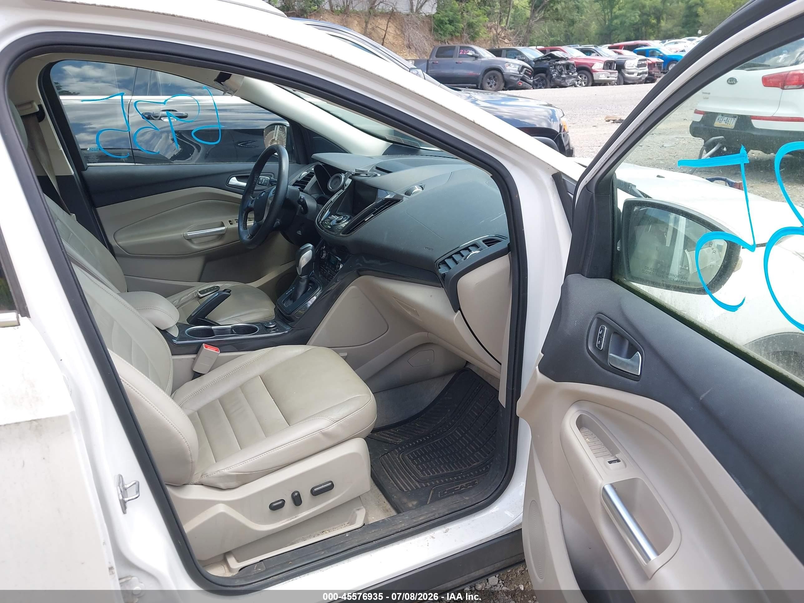 2015 Ford Escape Titanium White vin: 1FMCU9J99FUC75804