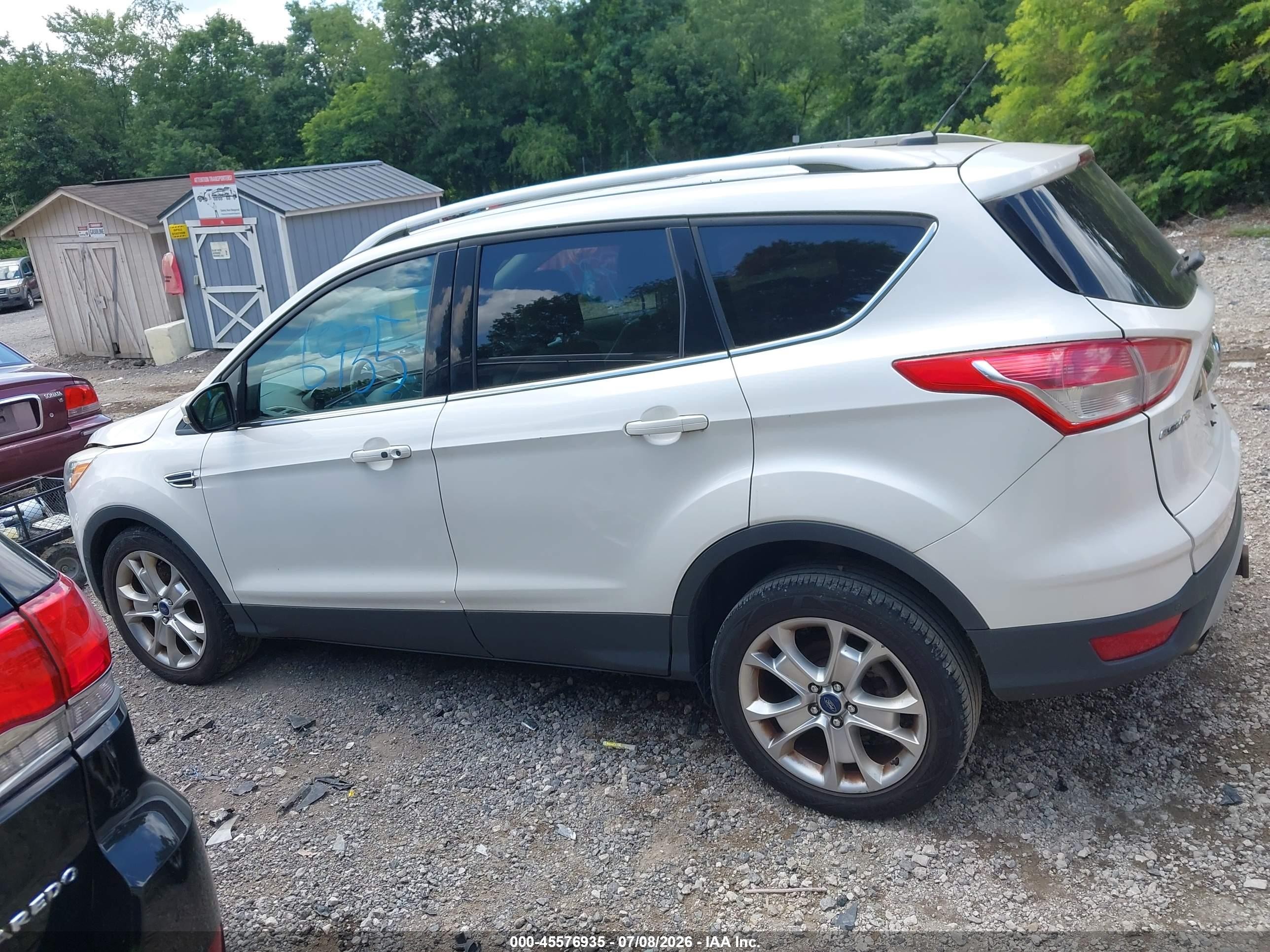 2015 Ford Escape Titanium White vin: 1FMCU9J99FUC75804