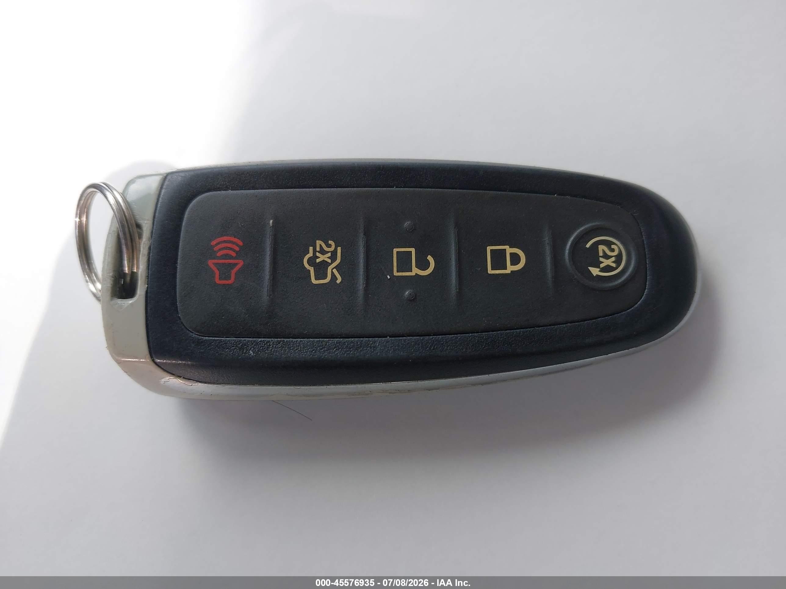 2015 Ford Escape Titanium White vin: 1FMCU9J99FUC75804